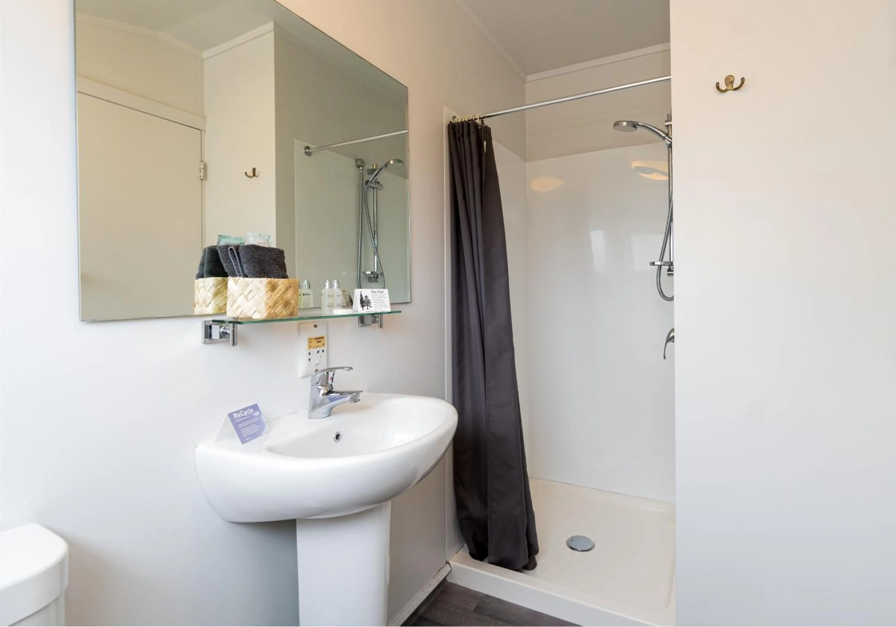 Bathroom in Centennial Court Hotel