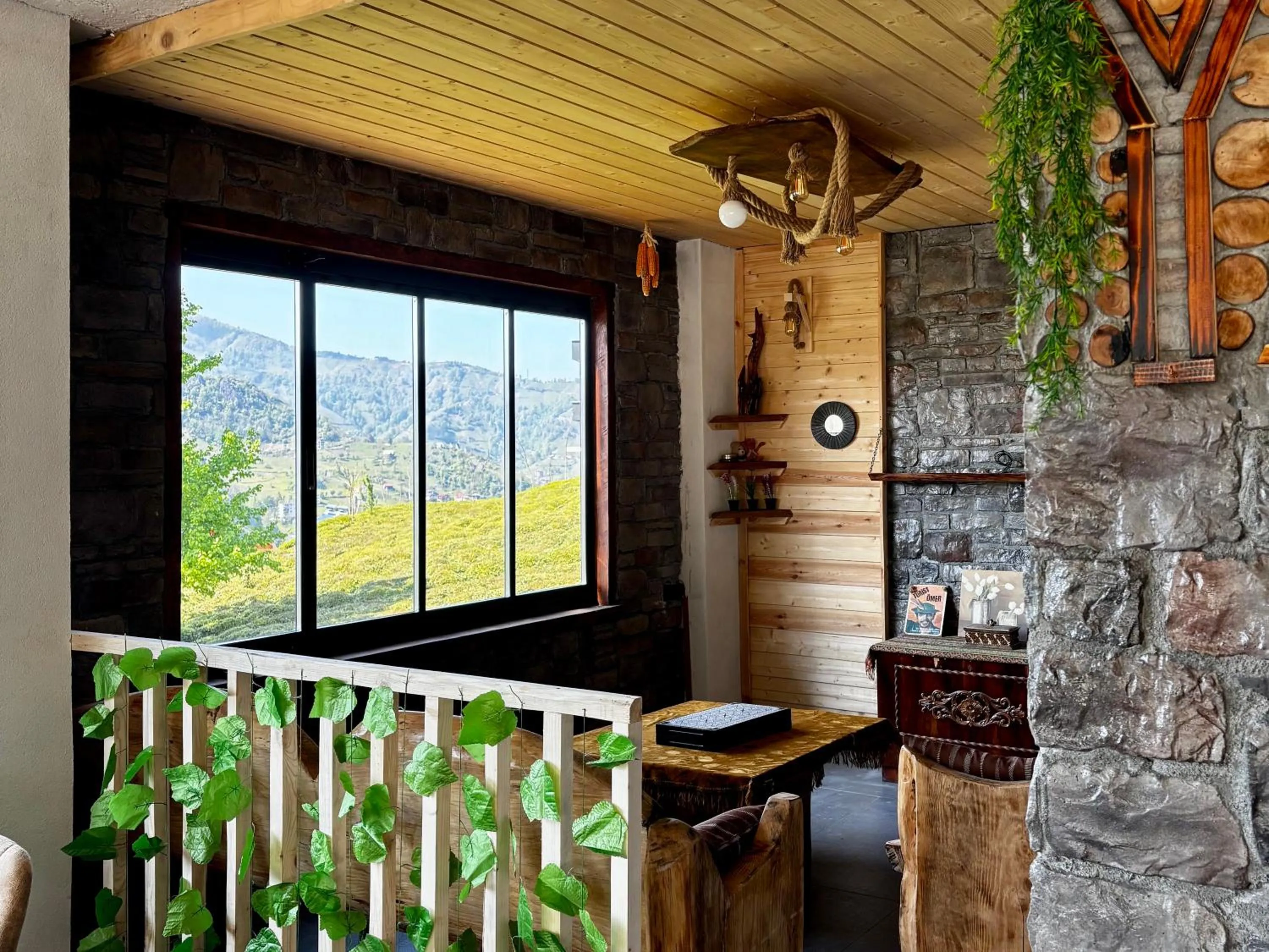 Restaurant/places to eat in Yaylamisun Suite Otel