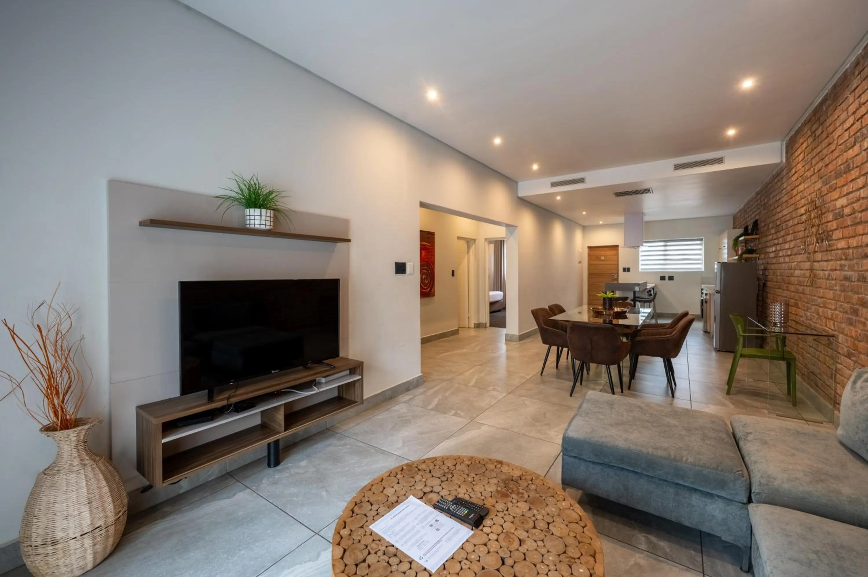 Communal lounge/ TV room in ANEW Hotel & Convention Centre OR Tambo Johannesburg