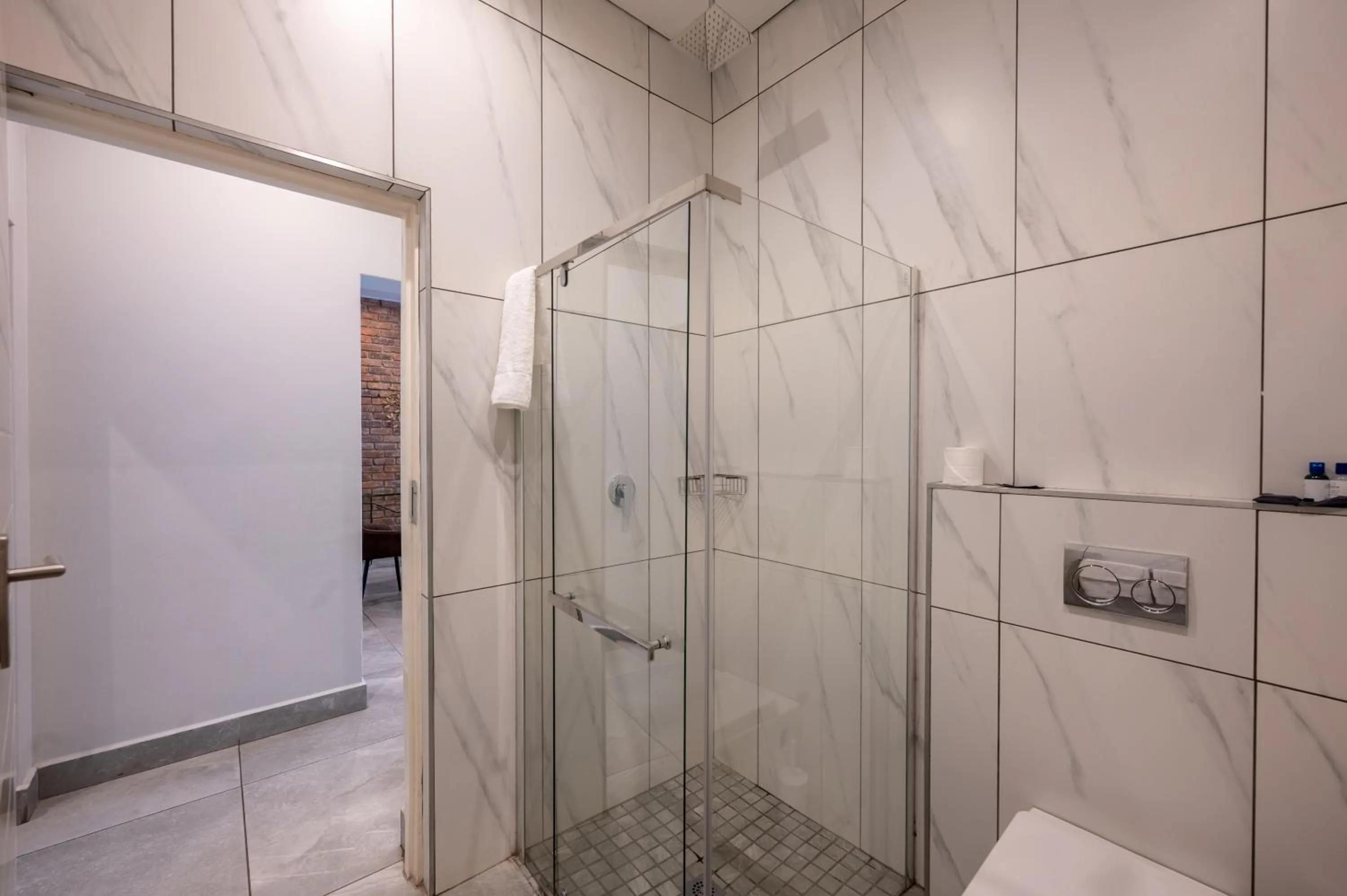 Shower in ANEW Hotel & Convention Centre OR Tambo Johannesburg