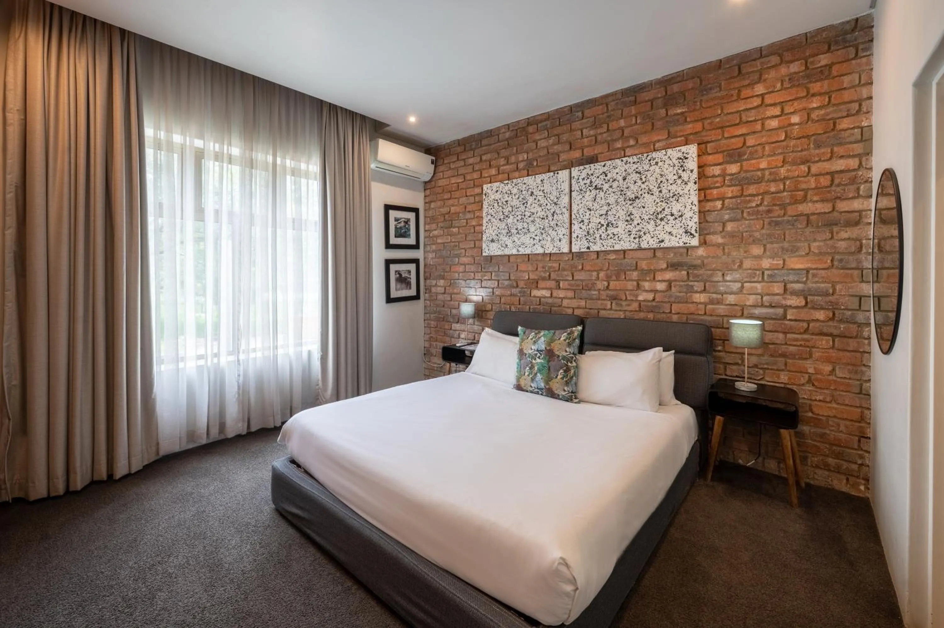 Bed in ANEW Hotel & Convention Centre OR Tambo Johannesburg