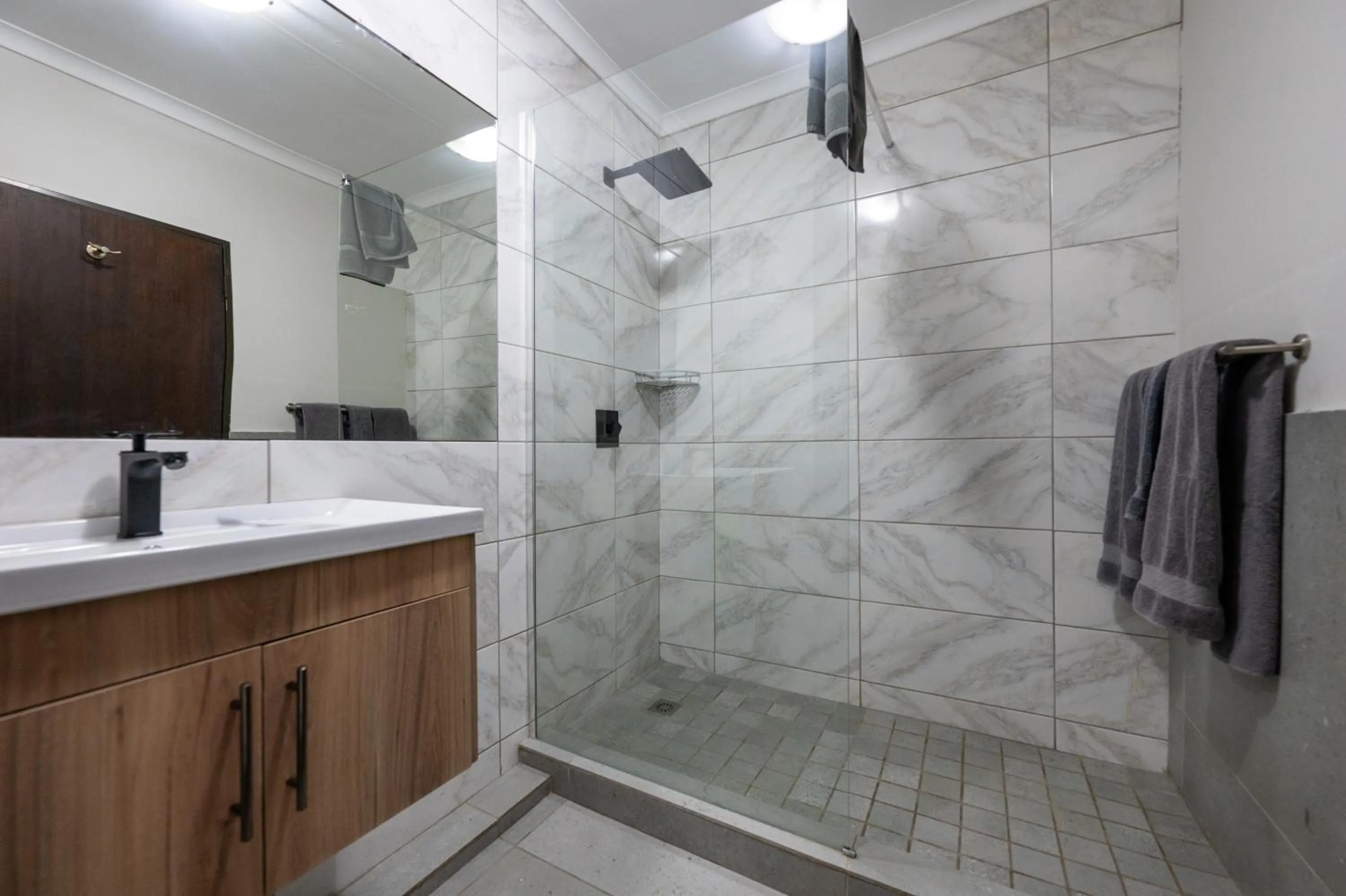 Shower in ANEW Hotel & Convention Centre OR Tambo Johannesburg