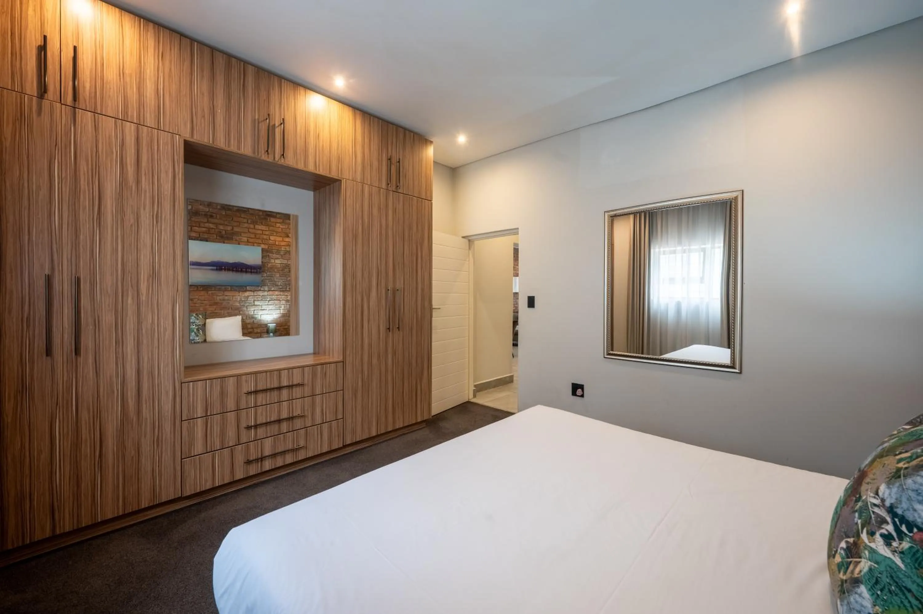 Bed in ANEW Hotel & Convention Centre OR Tambo Johannesburg