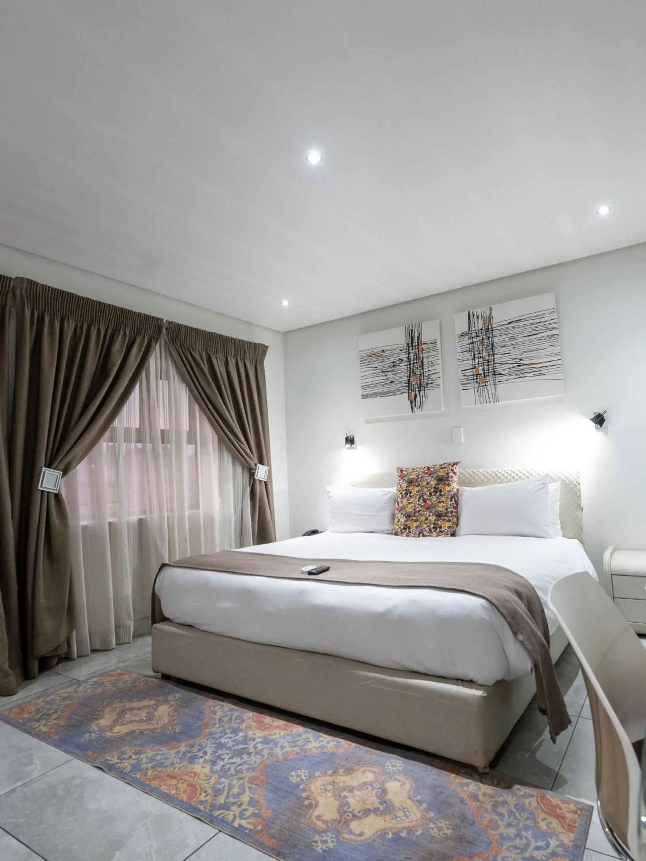 Executive Suite - single occupancy in ANEW Hotel & Convention Centre OR Tambo Johannesburg Executive Suite - single occupancy in ANEW Hotel & Convention Centre OR Tambo Johannesburg