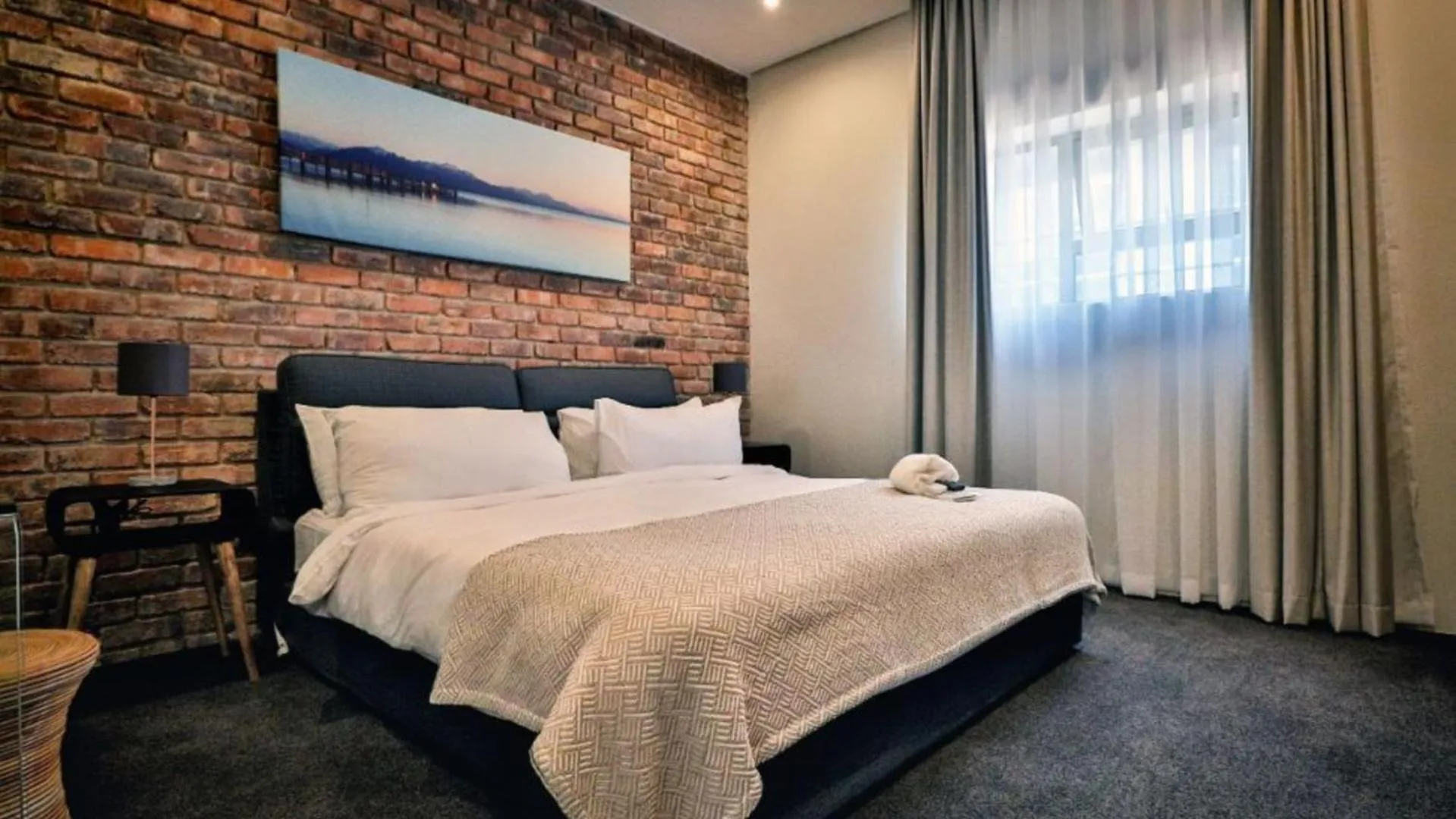 Bed in ANEW Hotel & Convention Centre OR Tambo Johannesburg