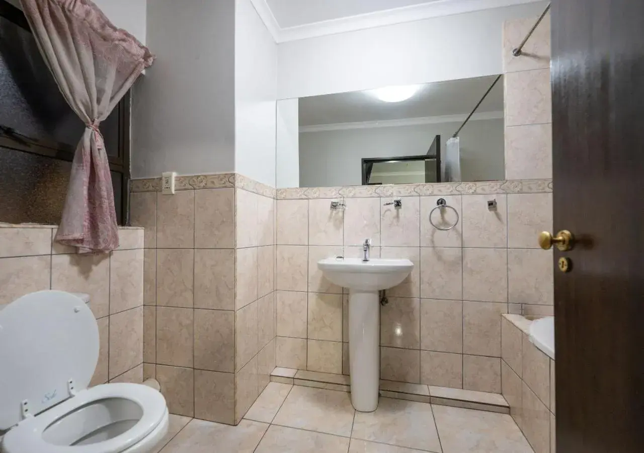 Standard Double Room - single occupancy in ANEW Hotel & Convention Centre OR Tambo Johannesburg Standard Double Room - single occupancy in ANEW Hotel & Convention Centre OR Tambo Johannesburg