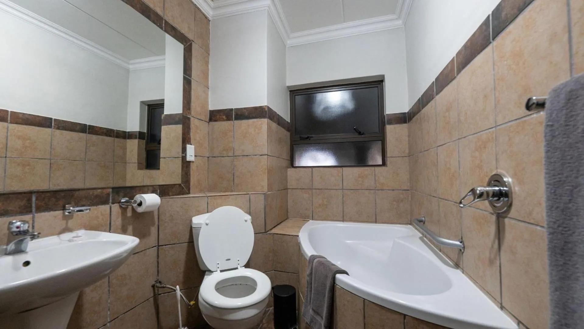 Bathroom in ANEW Hotel & Convention Centre OR Tambo Johannesburg