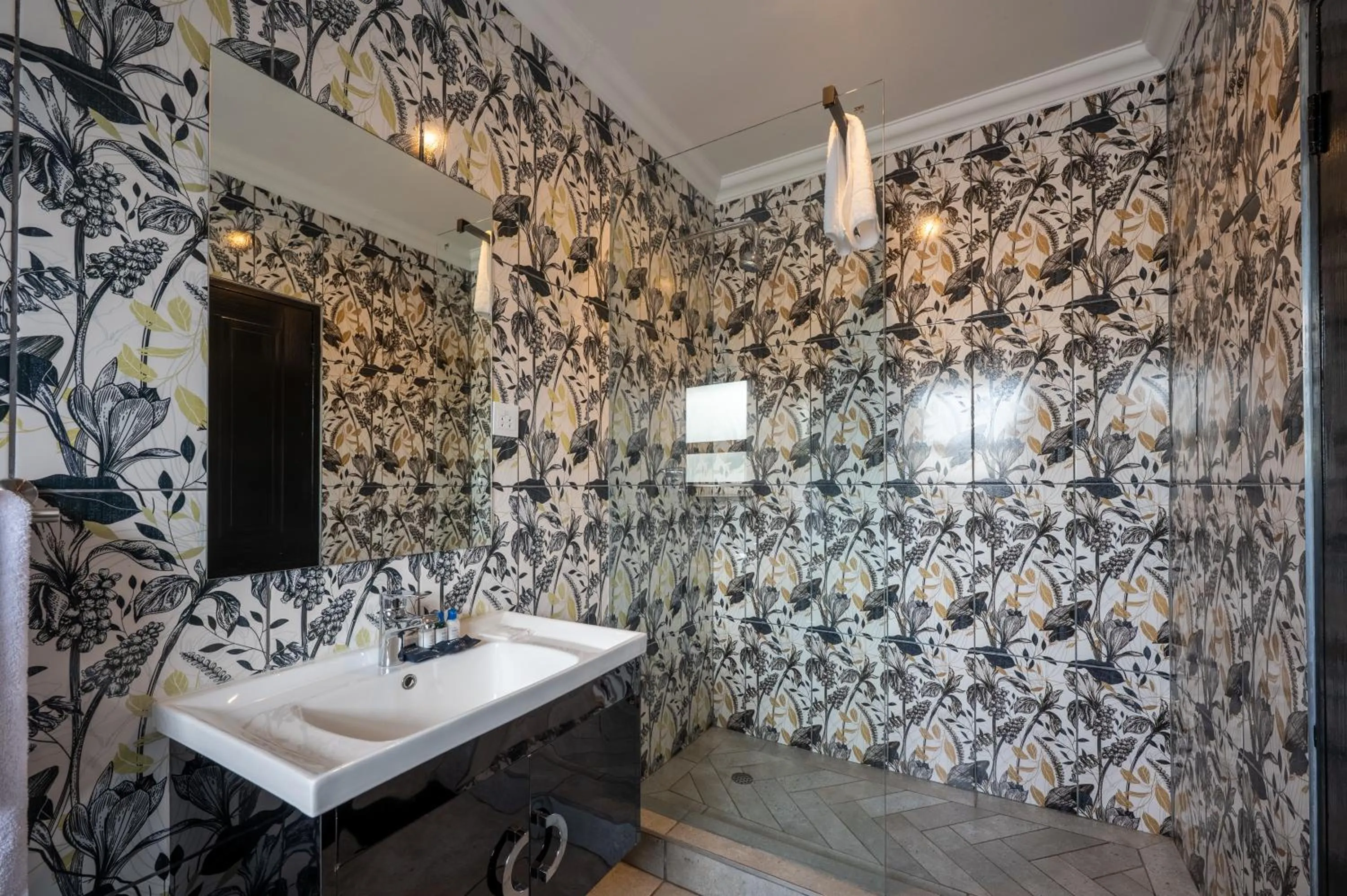 Bathroom in ANEW Hotel & Convention Centre OR Tambo Johannesburg