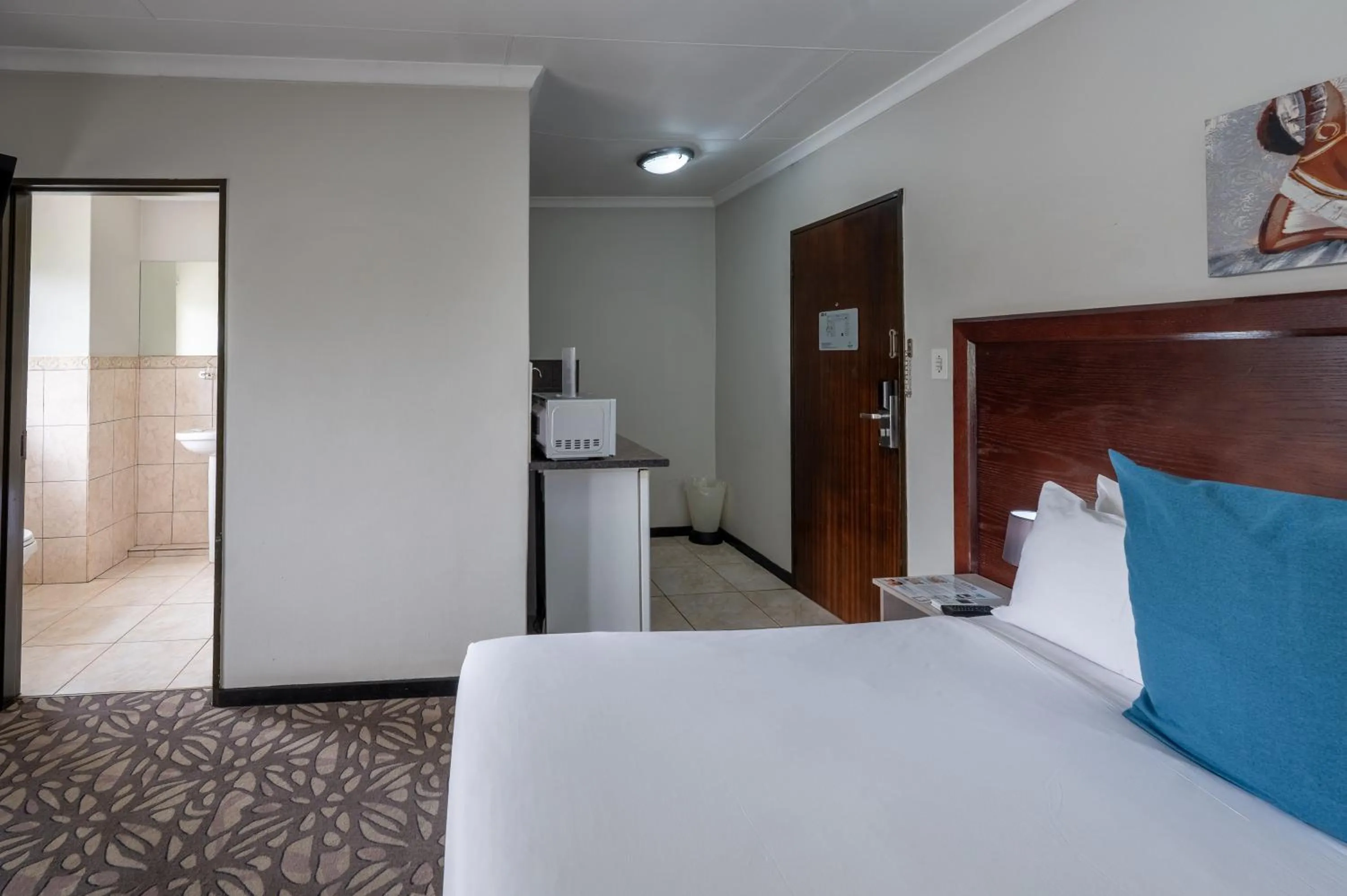 Bed in ANEW Hotel & Convention Centre OR Tambo Johannesburg