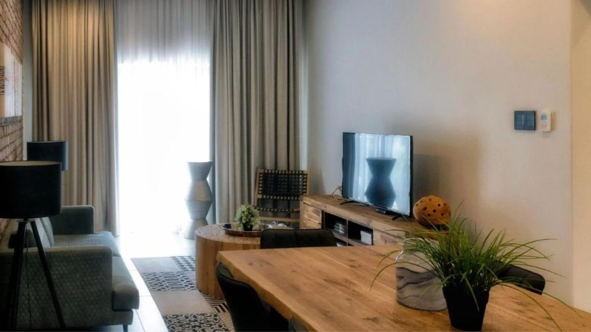 Bed in ANEW Hotel & Convention Centre OR Tambo Johannesburg