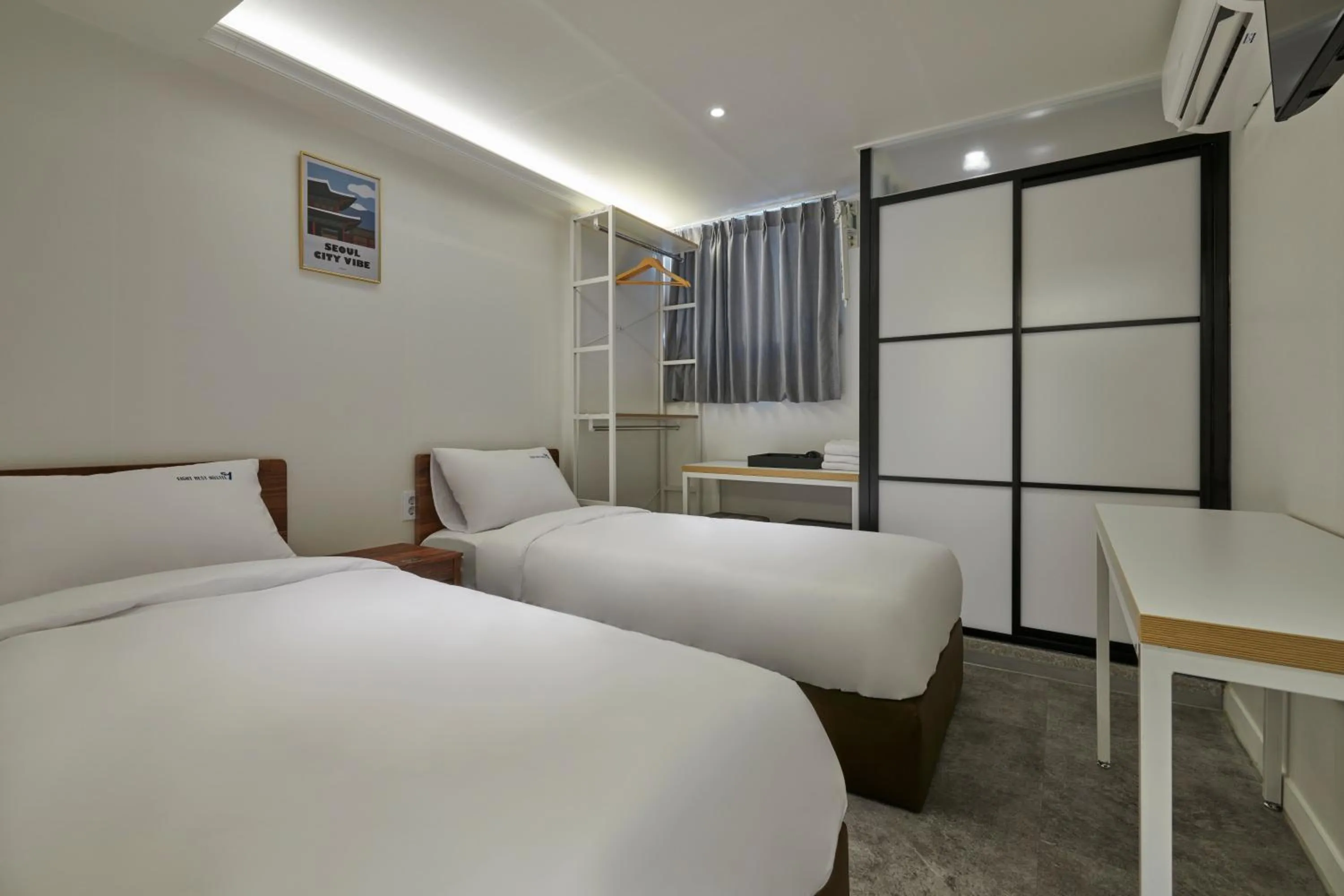 Decorative detail, Bed in Eight Rest Hostel Myeongdong