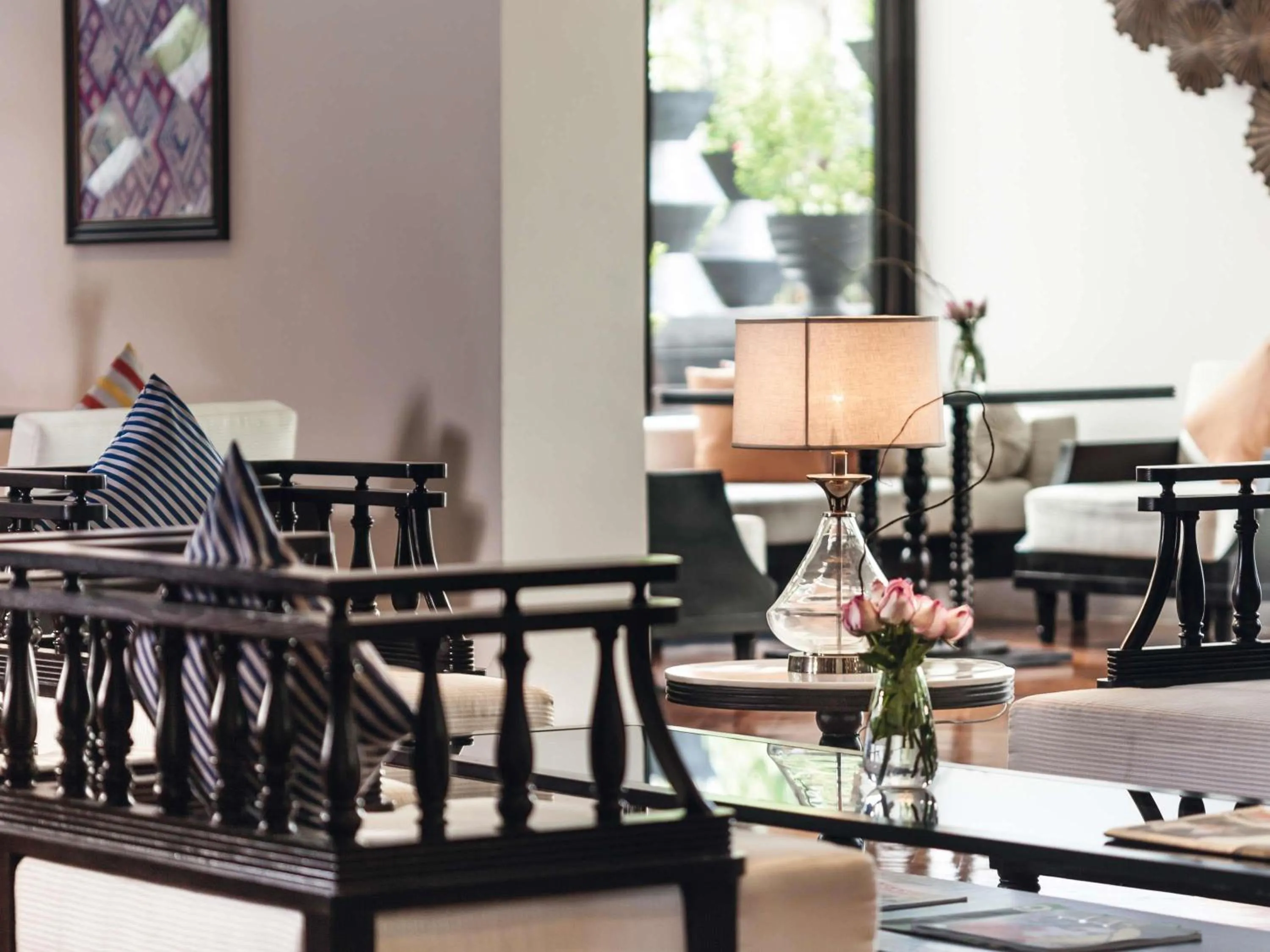 Lounge or bar in Mövenpick Hotel Sukhumvit 15 Bangkok