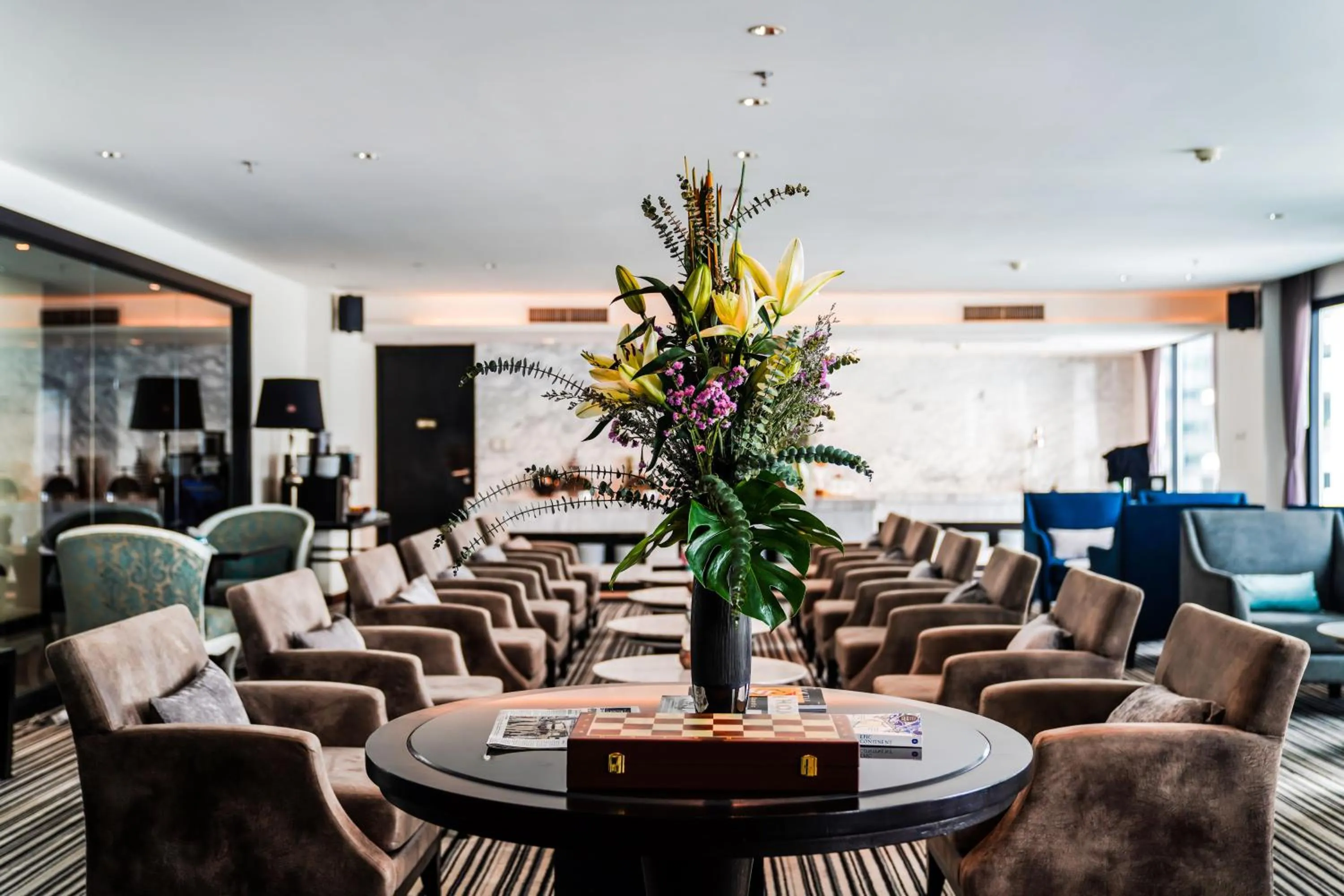 Lounge or bar in Mövenpick Hotel Sukhumvit 15 Bangkok