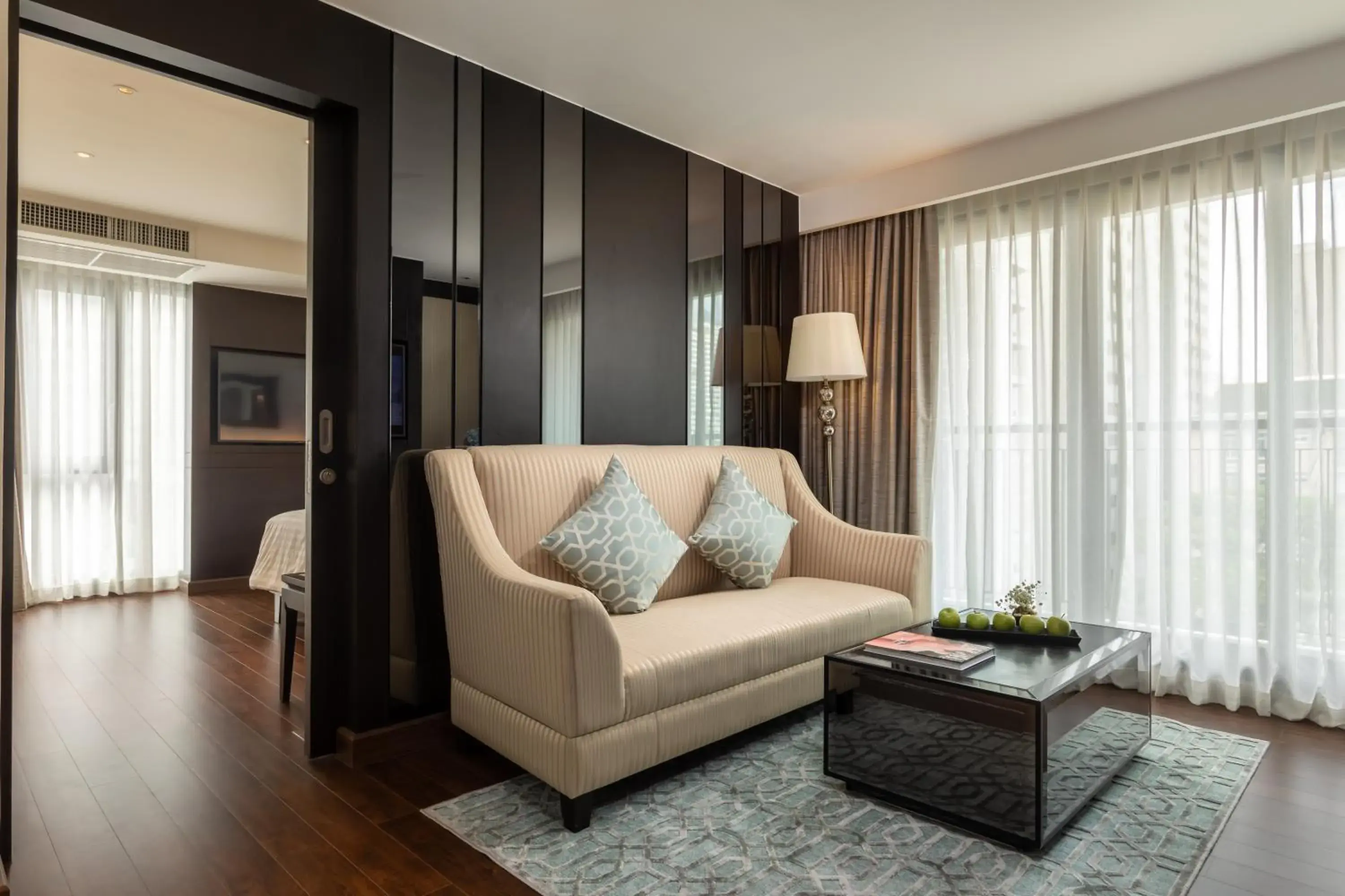 Junior Suite with Lounge Access in Mövenpick Hotel Sukhumvit 15 Bangkok Junior Suite with Lounge Access in Mövenpick Hotel Sukhumvit 15 Bangkok