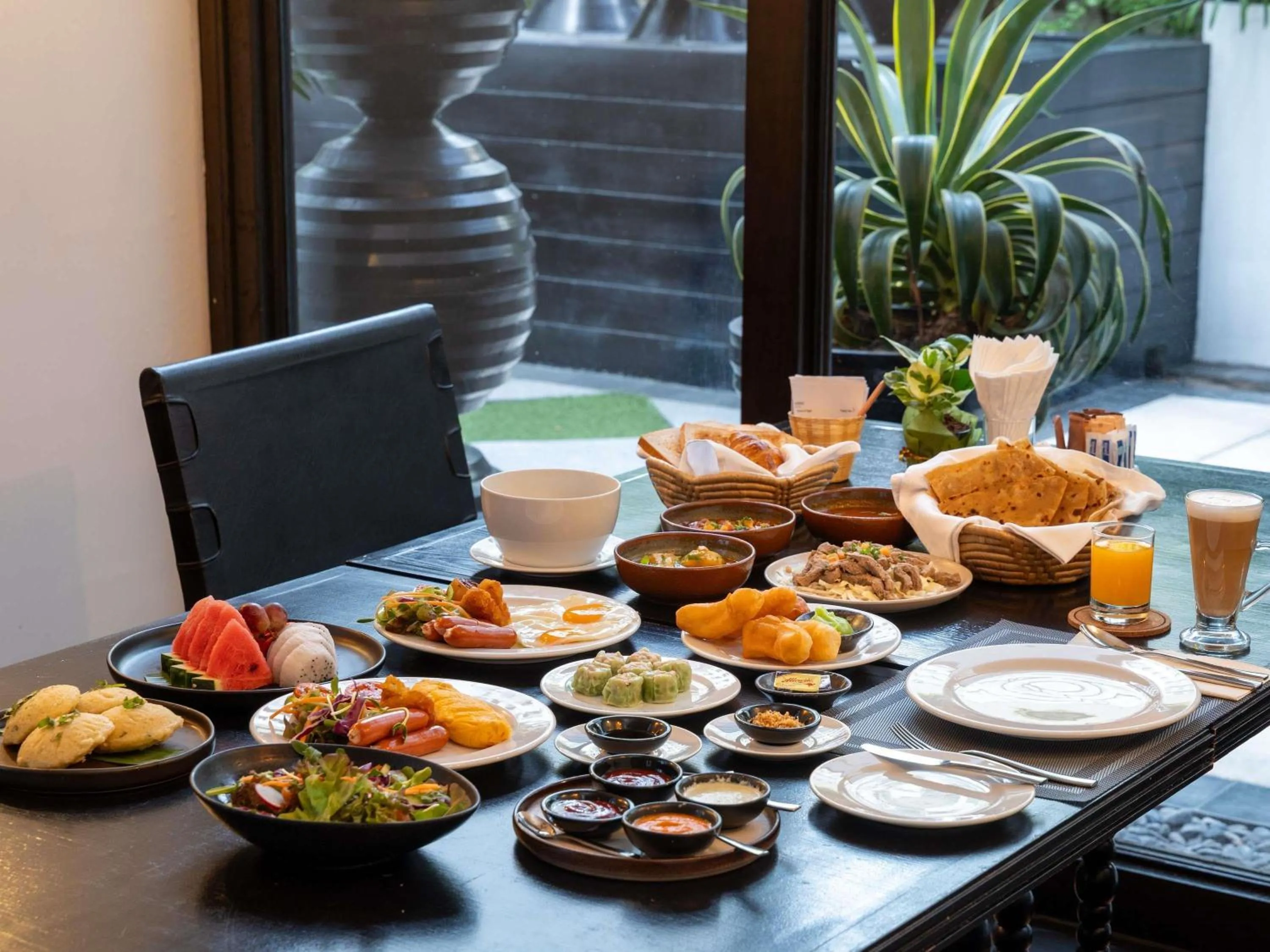 Restaurant/places to eat in Mövenpick Hotel Sukhumvit 15 Bangkok