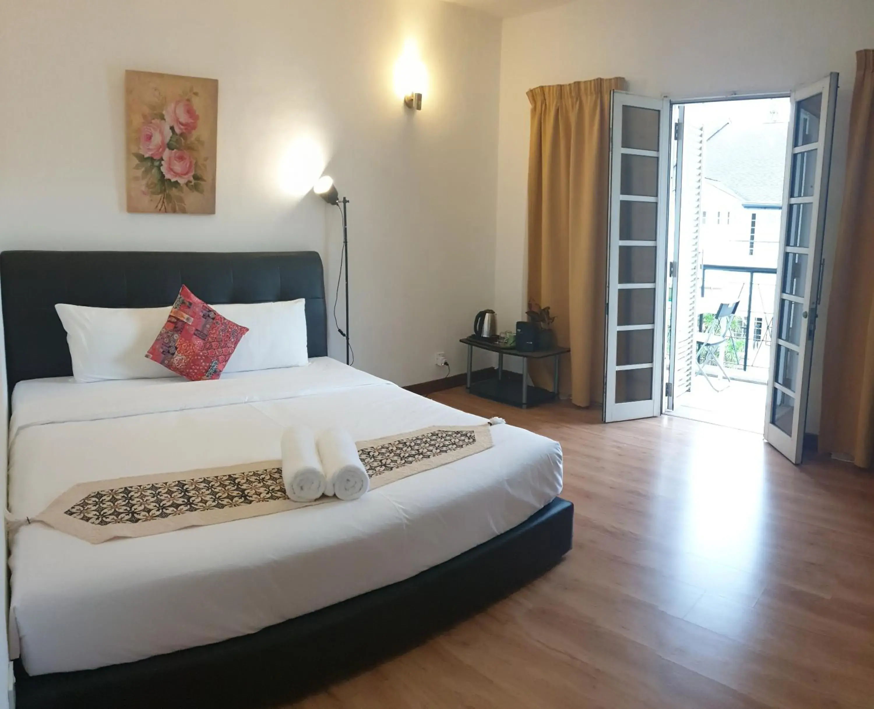 Double Room with Pool View in 5 Twenty @ Ampang Hilir Double Room with Pool View in 5 Twenty @ Ampang Hilir