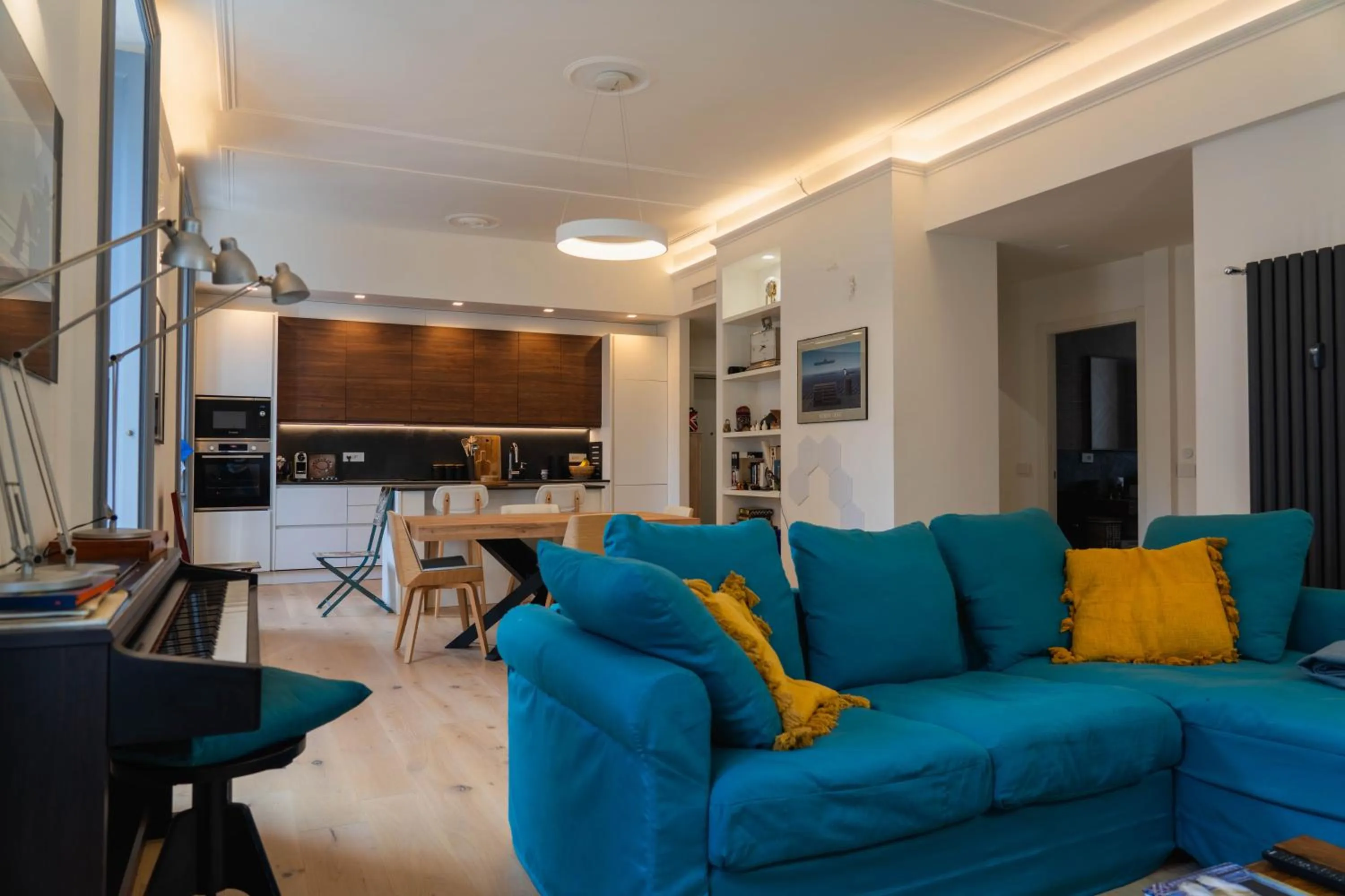 Kitchen or kitchenette in Room in Stunning Central Open Space Apartment