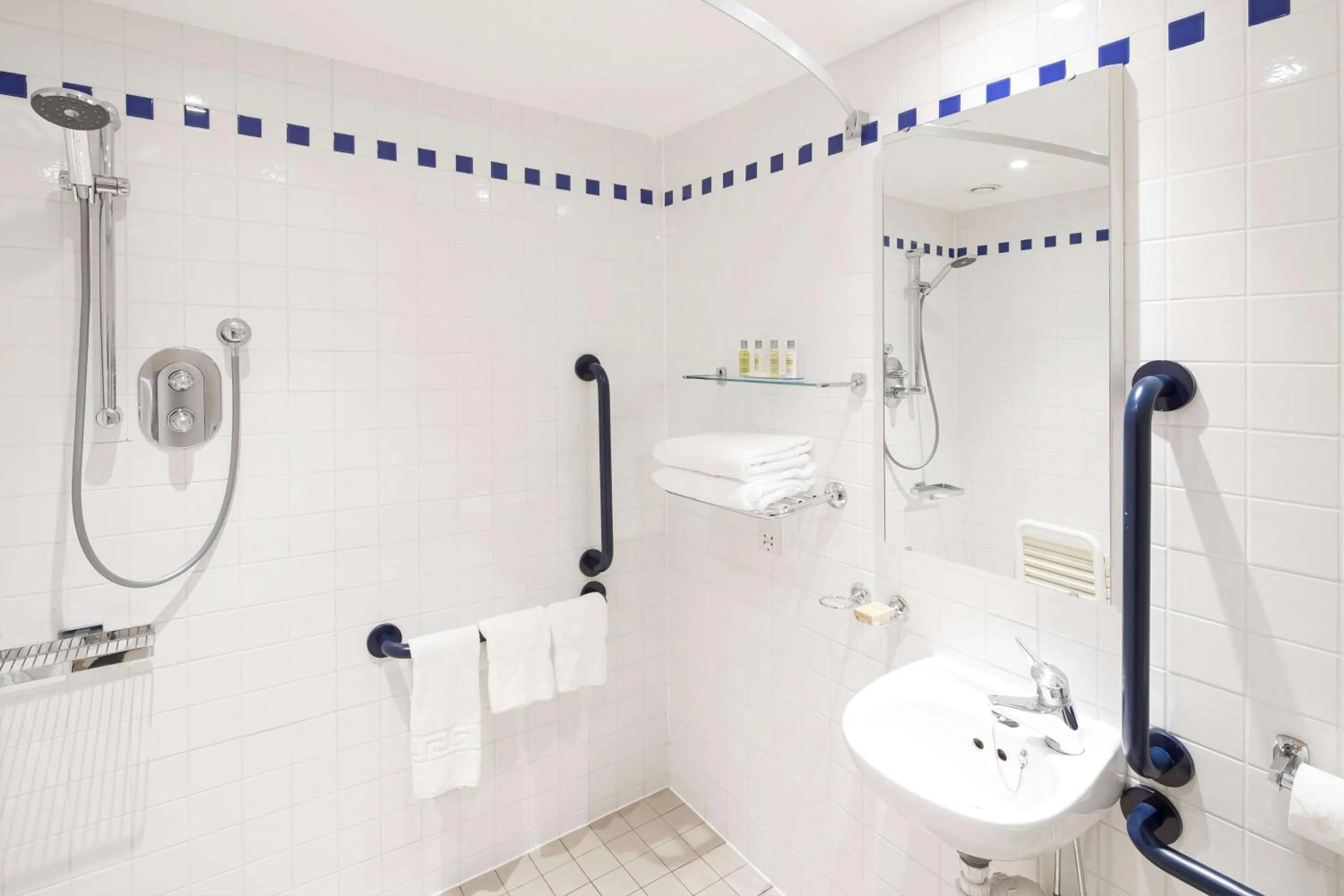 Shower in Hilton Garden Inn Bristol City Centre