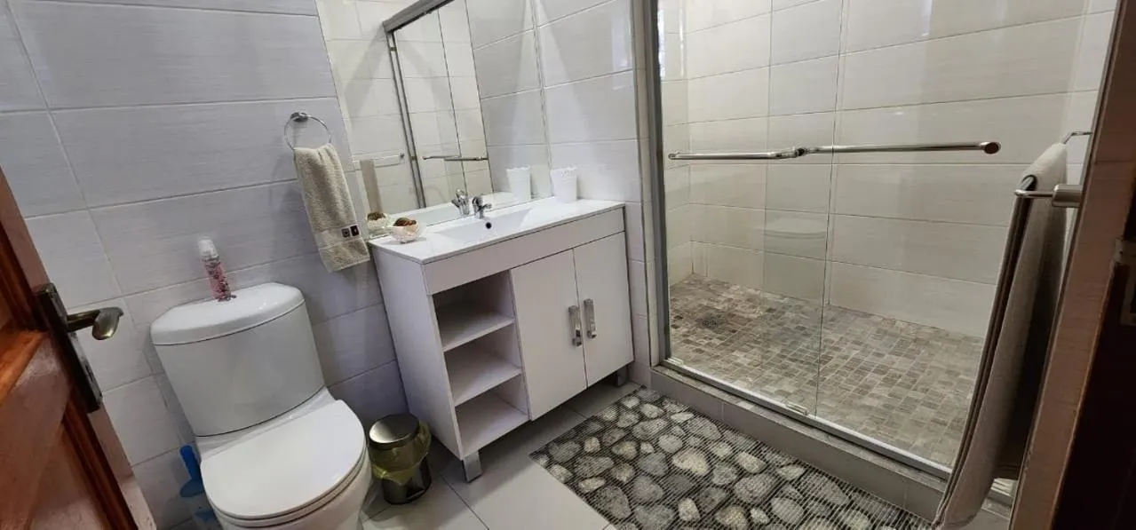 Six Valk Avenue Guest House