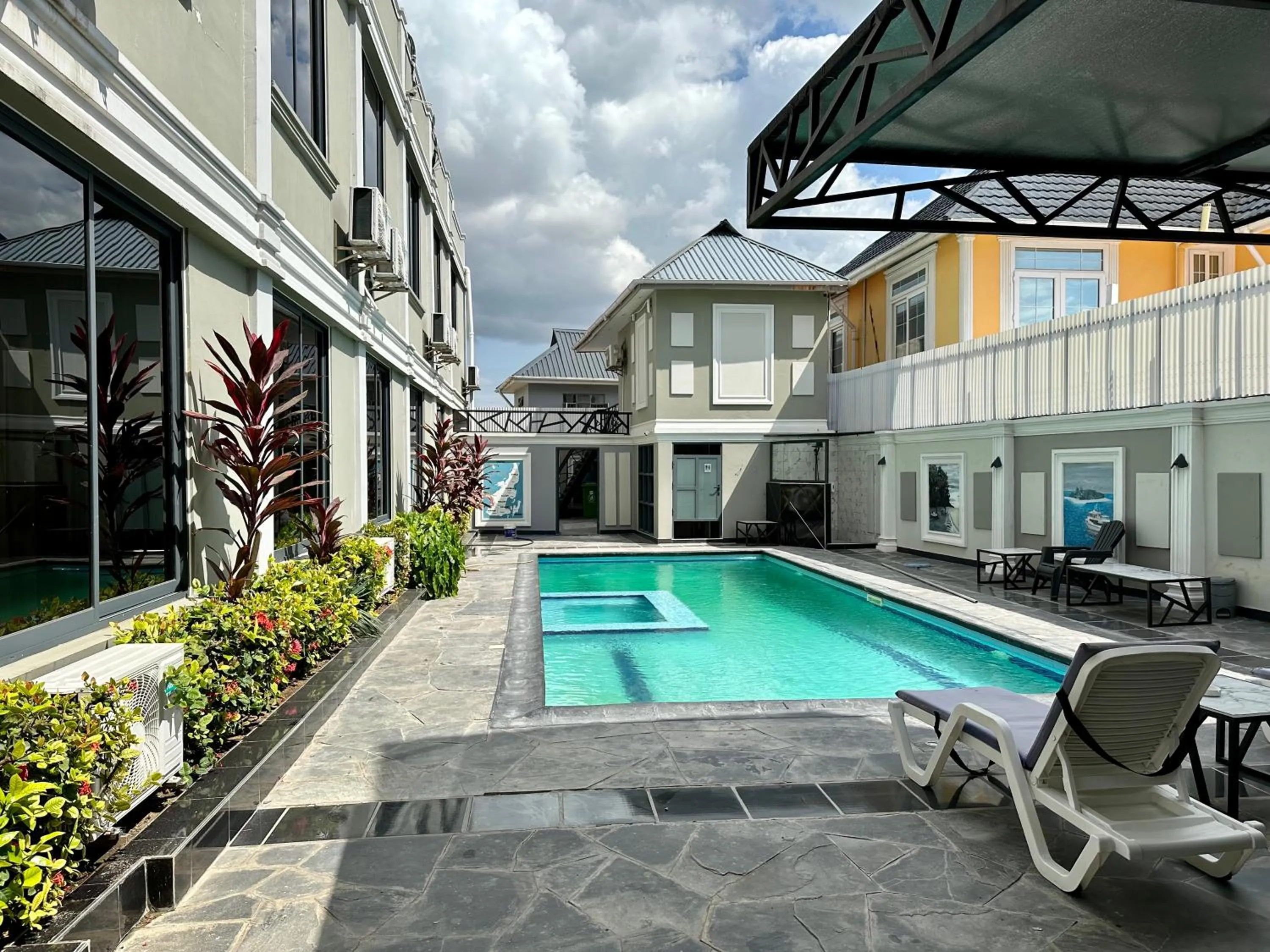 Property building in Yayo Masaki