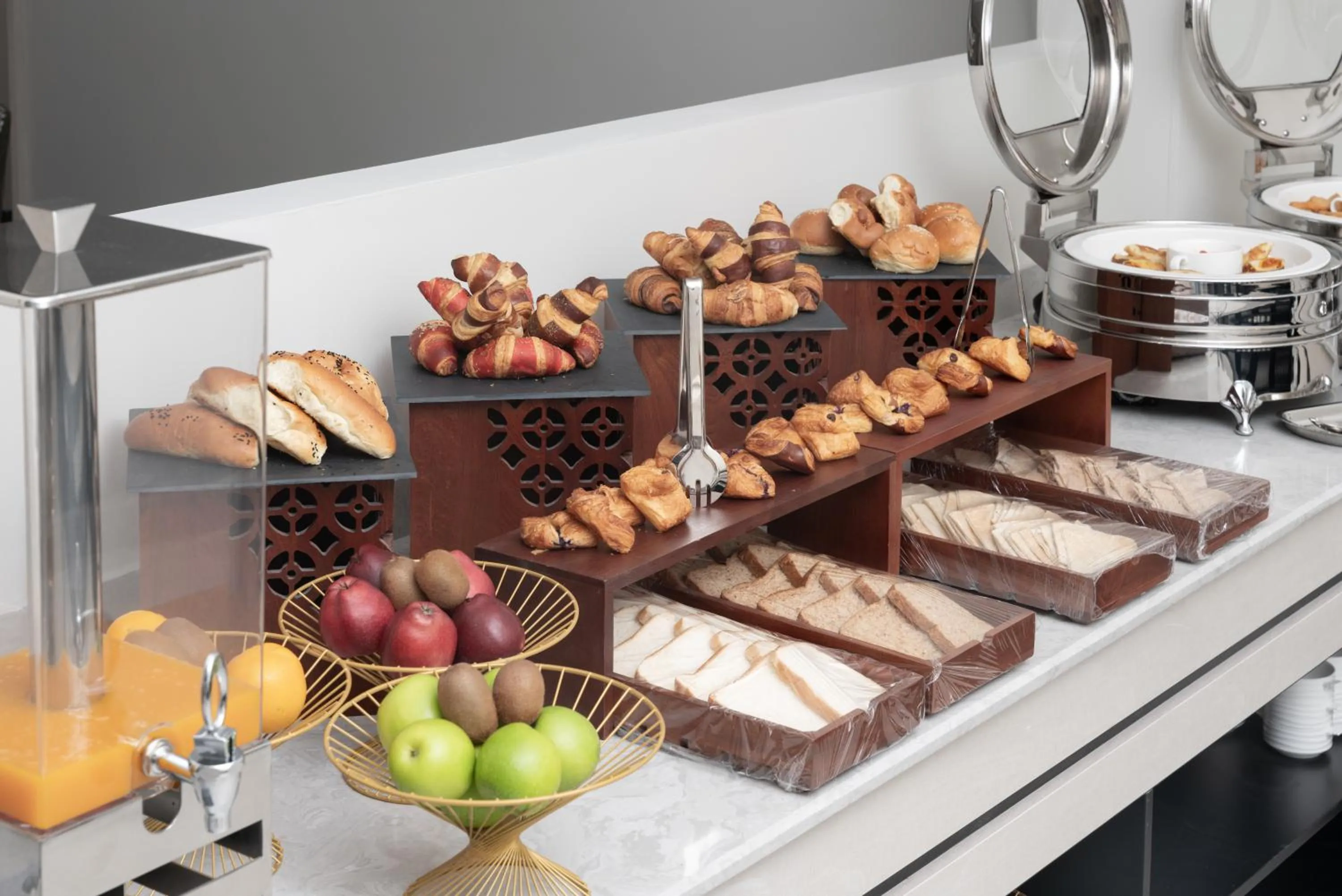 Food and drinks in Sunway Tabuk Hotel