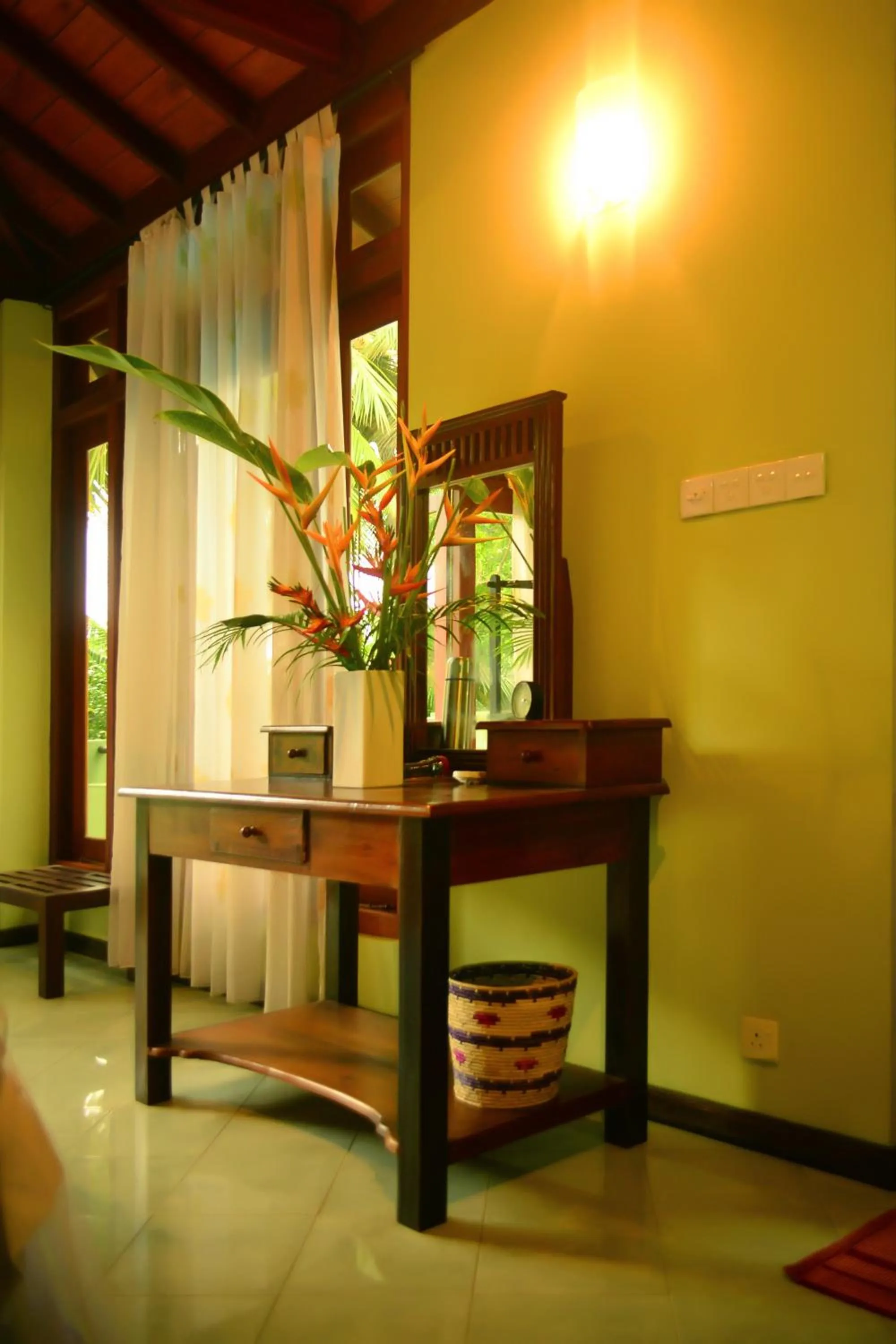Decorative detail in Tropical Retreat