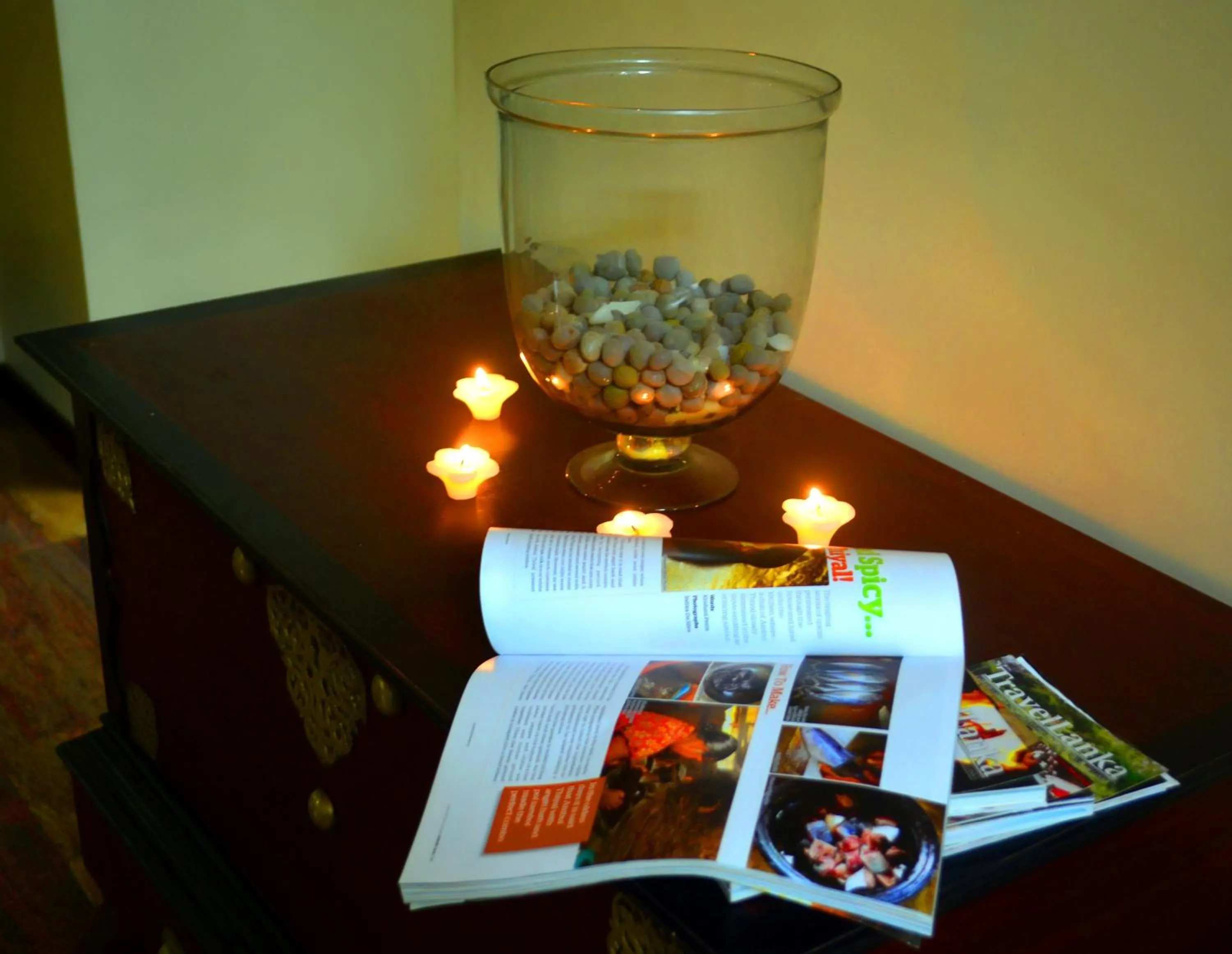 Decorative detail in Tropical Retreat