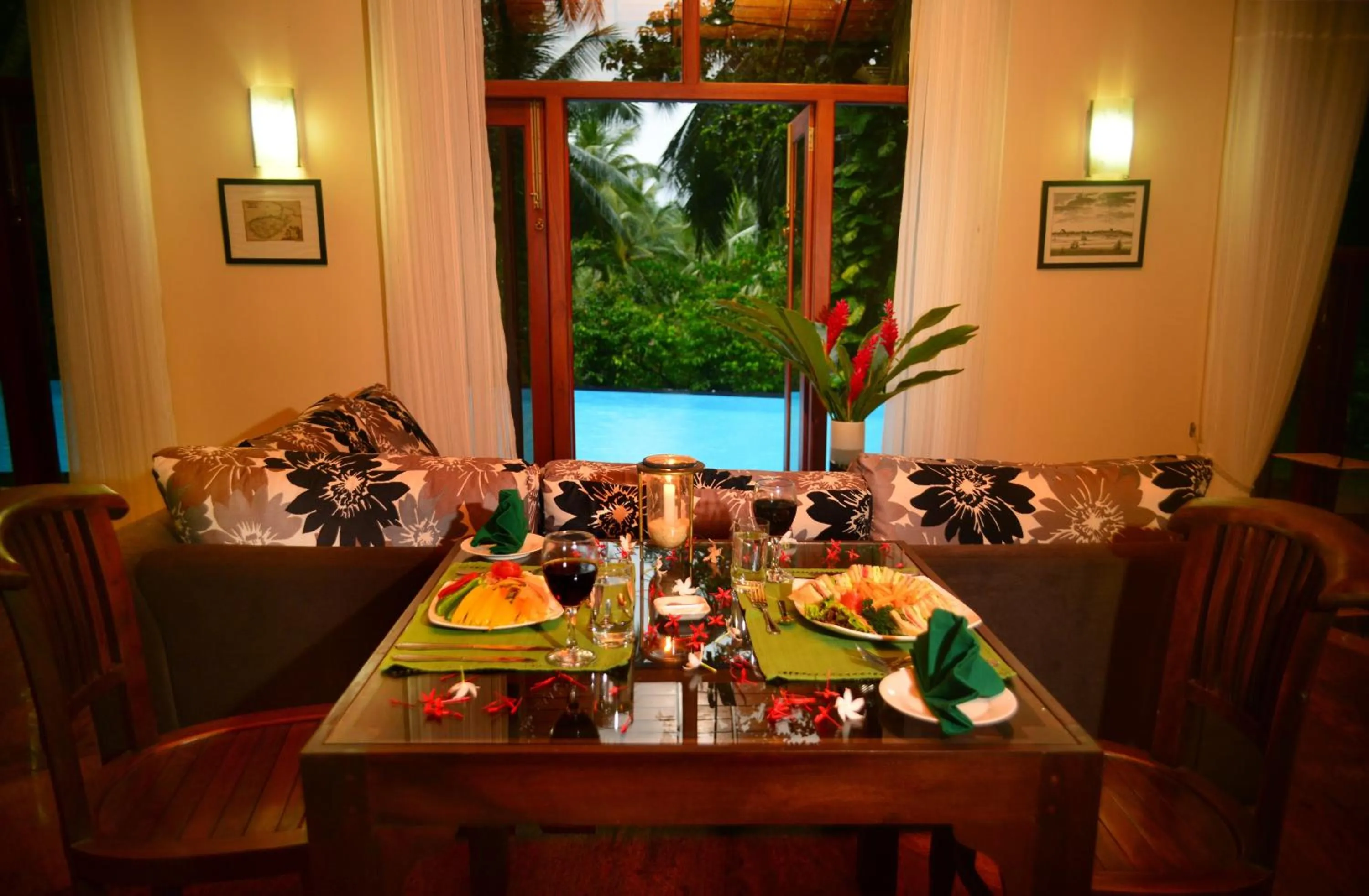 Dining area in Tropical Retreat