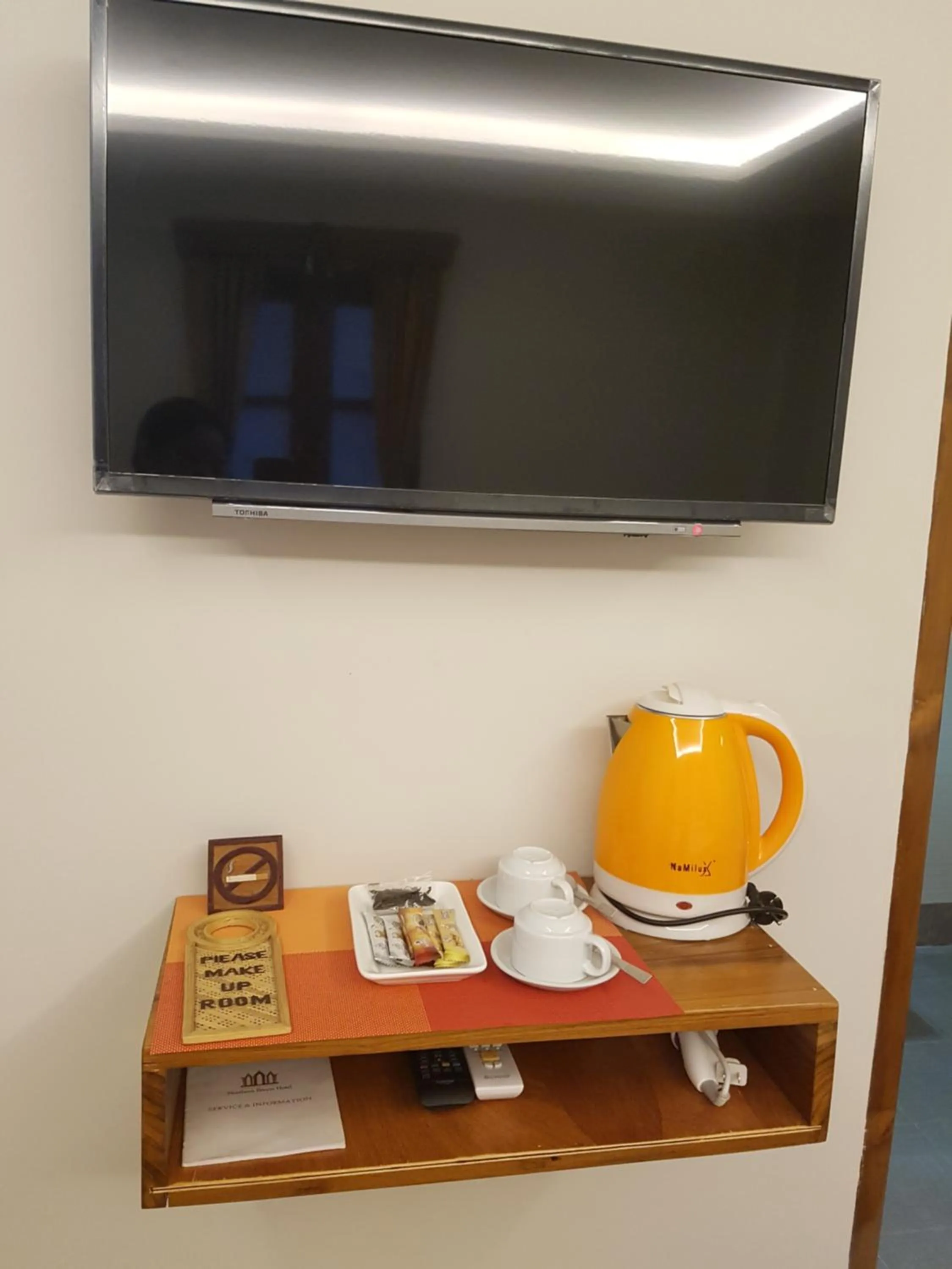 Living room in Northern Breeze Hotel