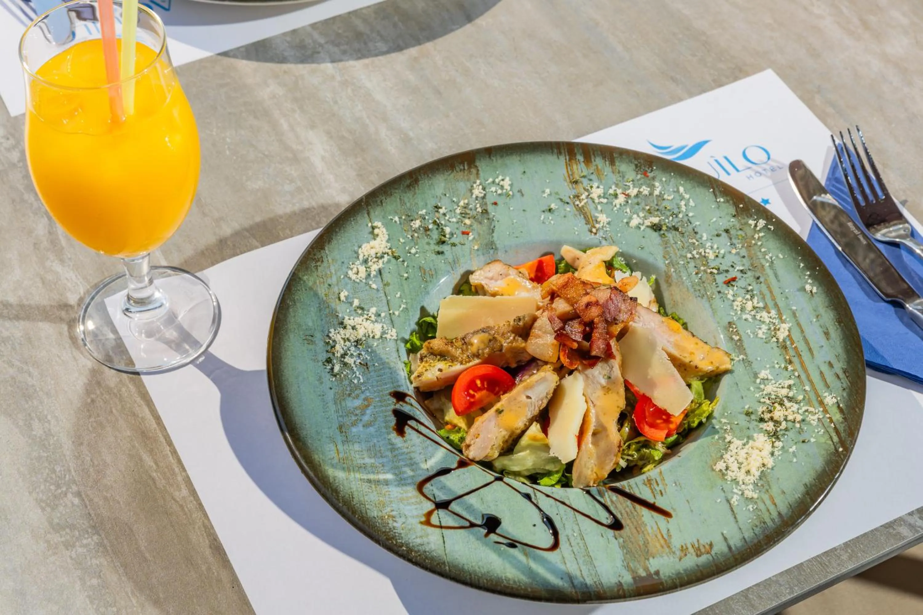 Food and drinks in Hotel AQUILO