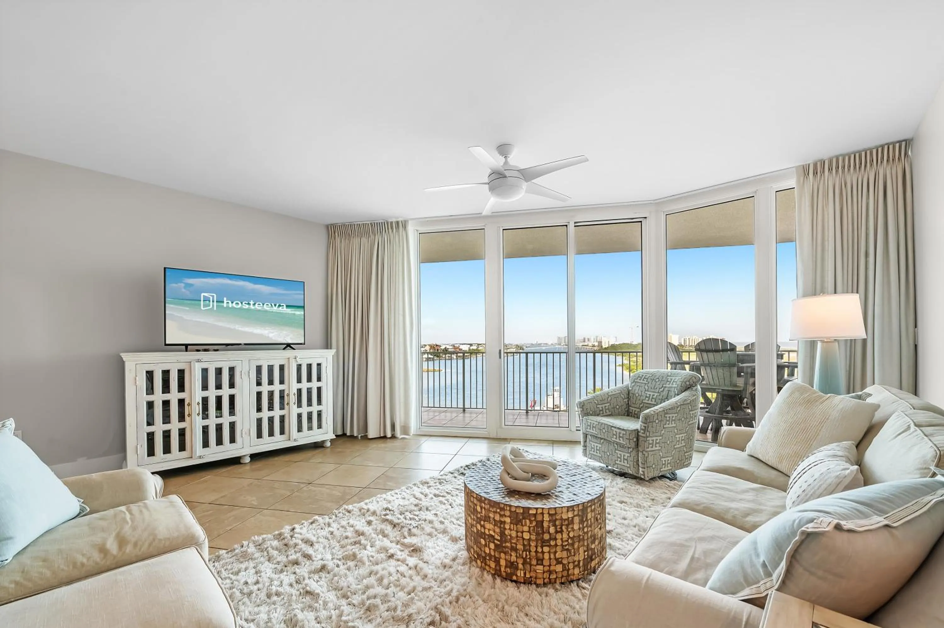 Living room in Caribe Resort by Hosteeva