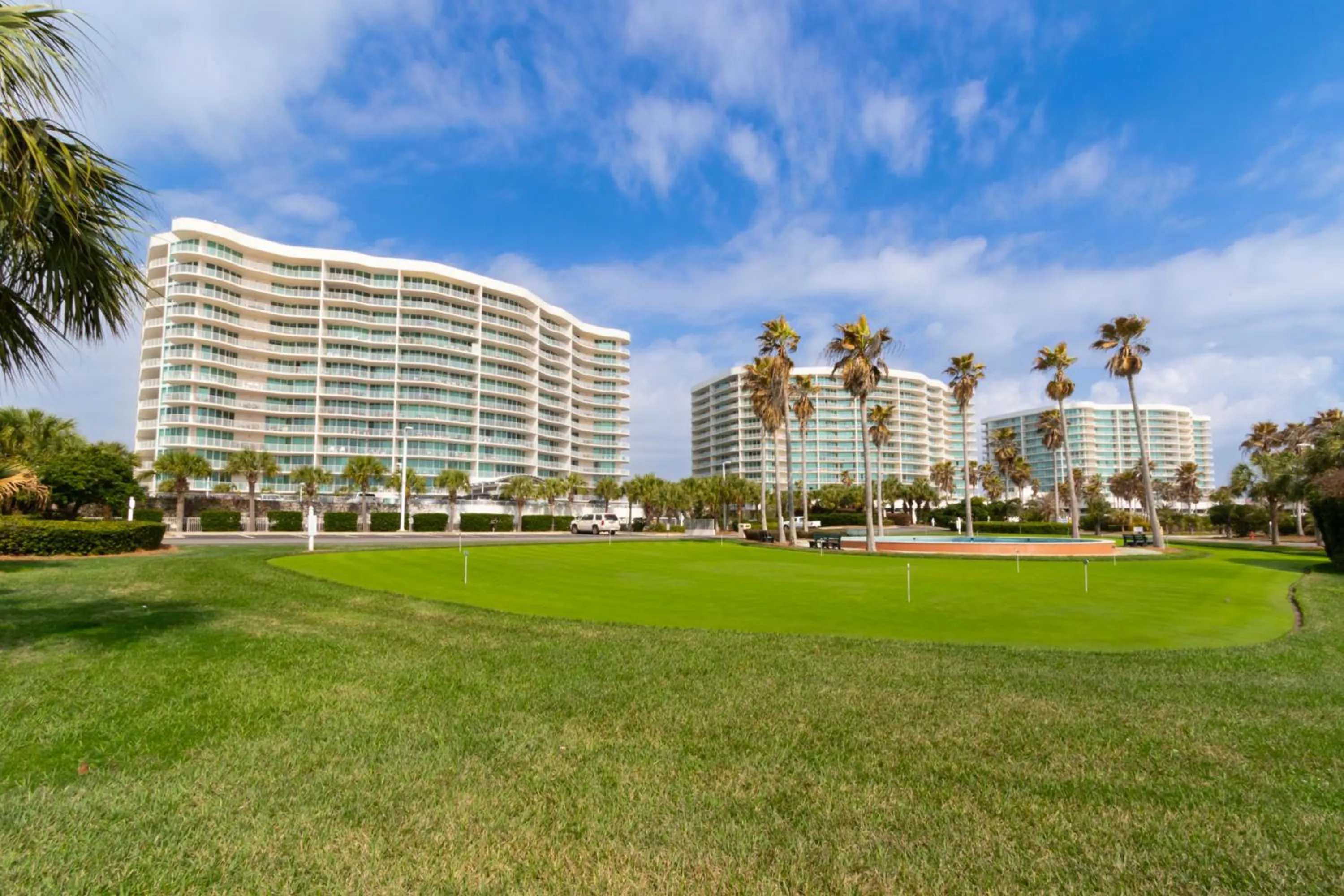 Property building in Caribe Resort by Hosteeva