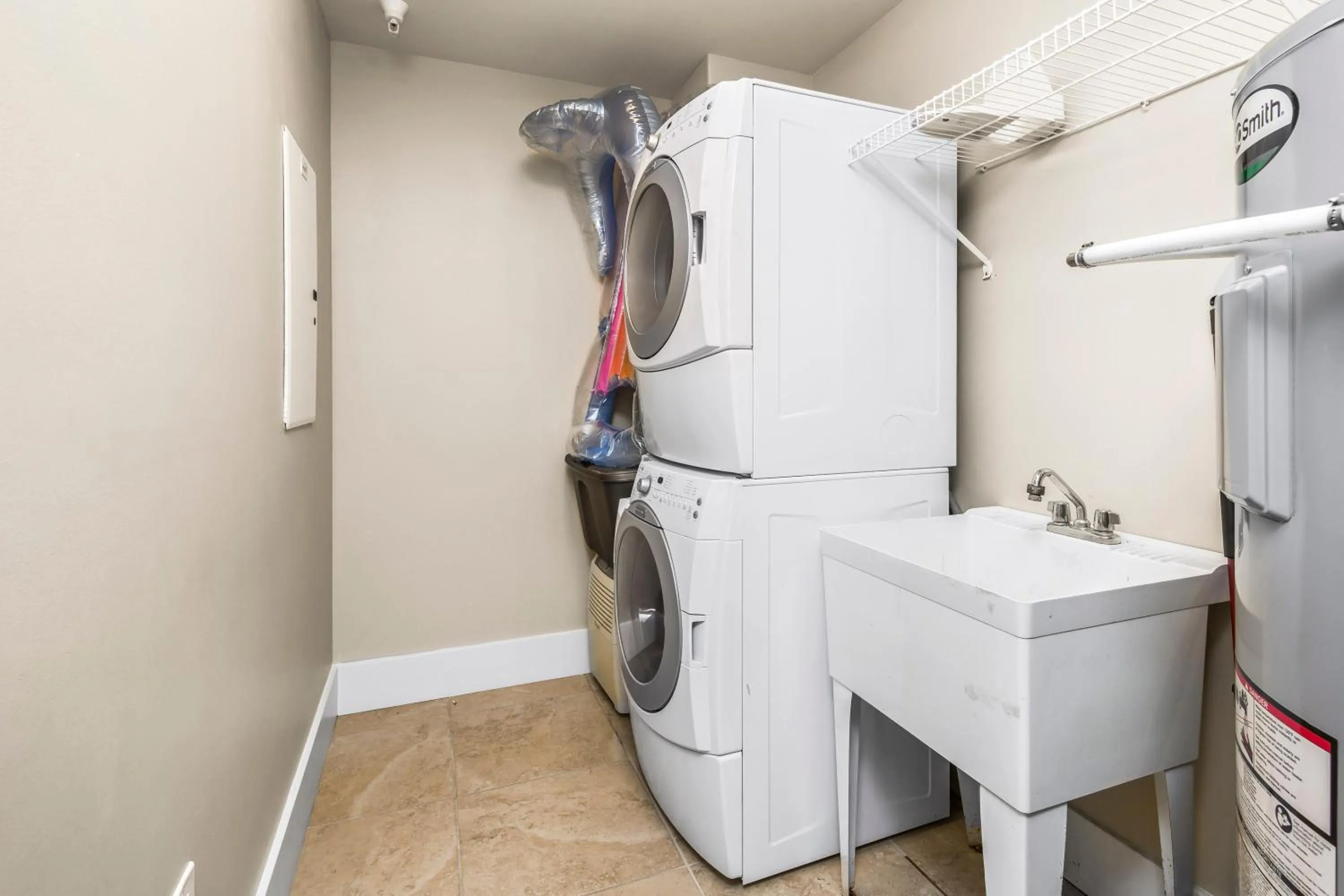 washing machine in Caribe Resort by Hosteeva