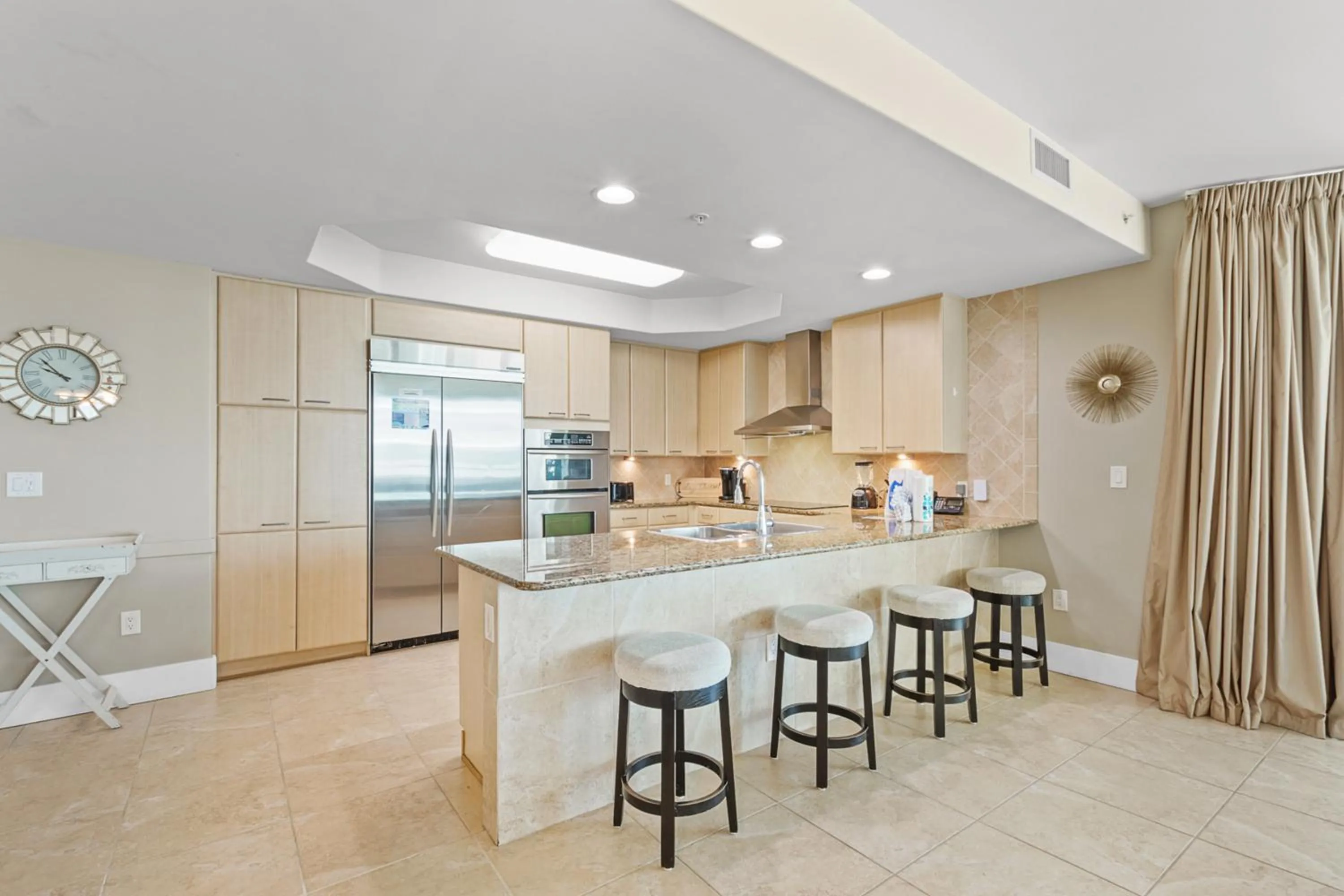 Kitchen or kitchenette in Caribe Resort by Hosteeva