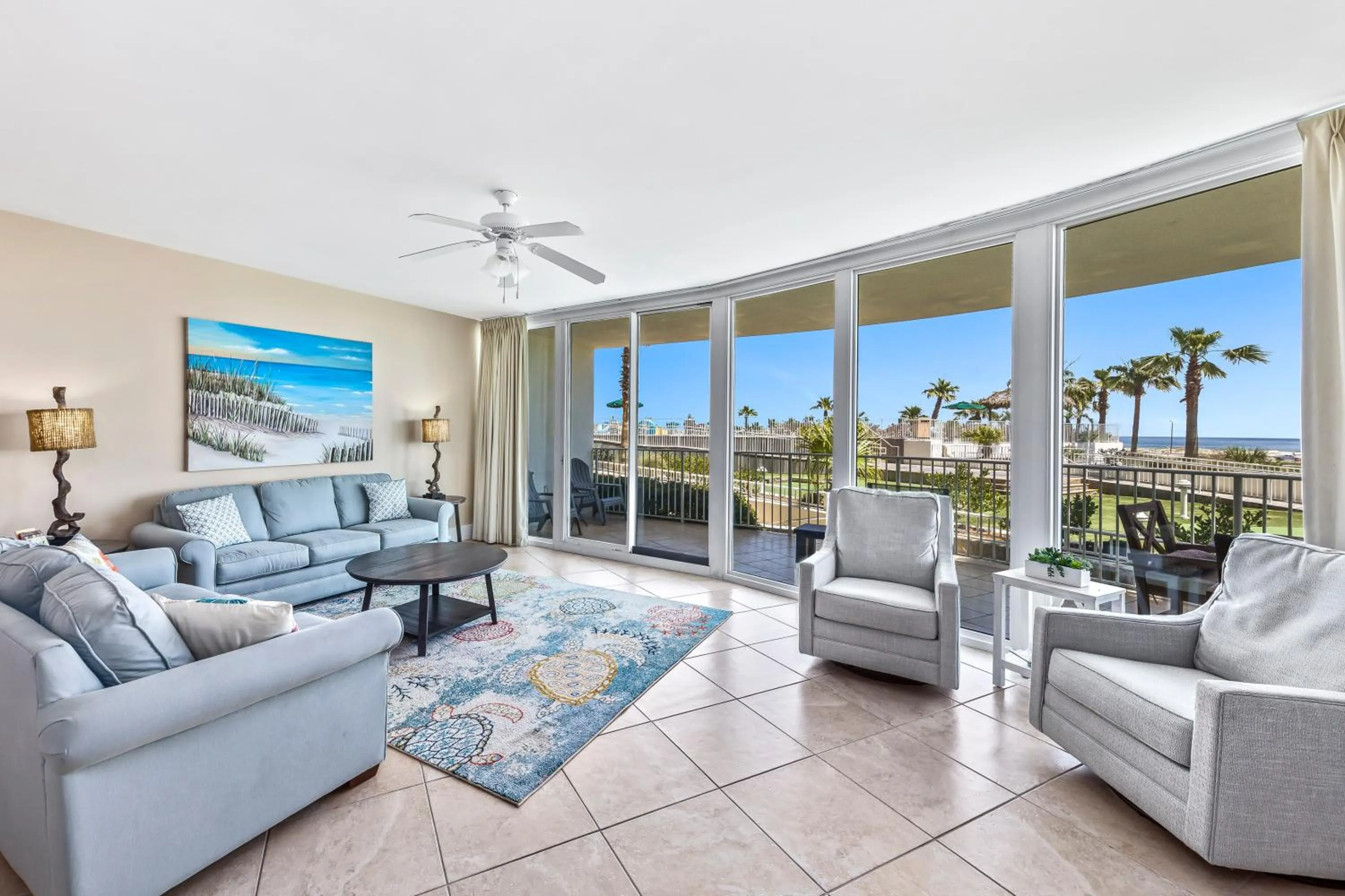 Living room in Caribe Resort by Hosteeva