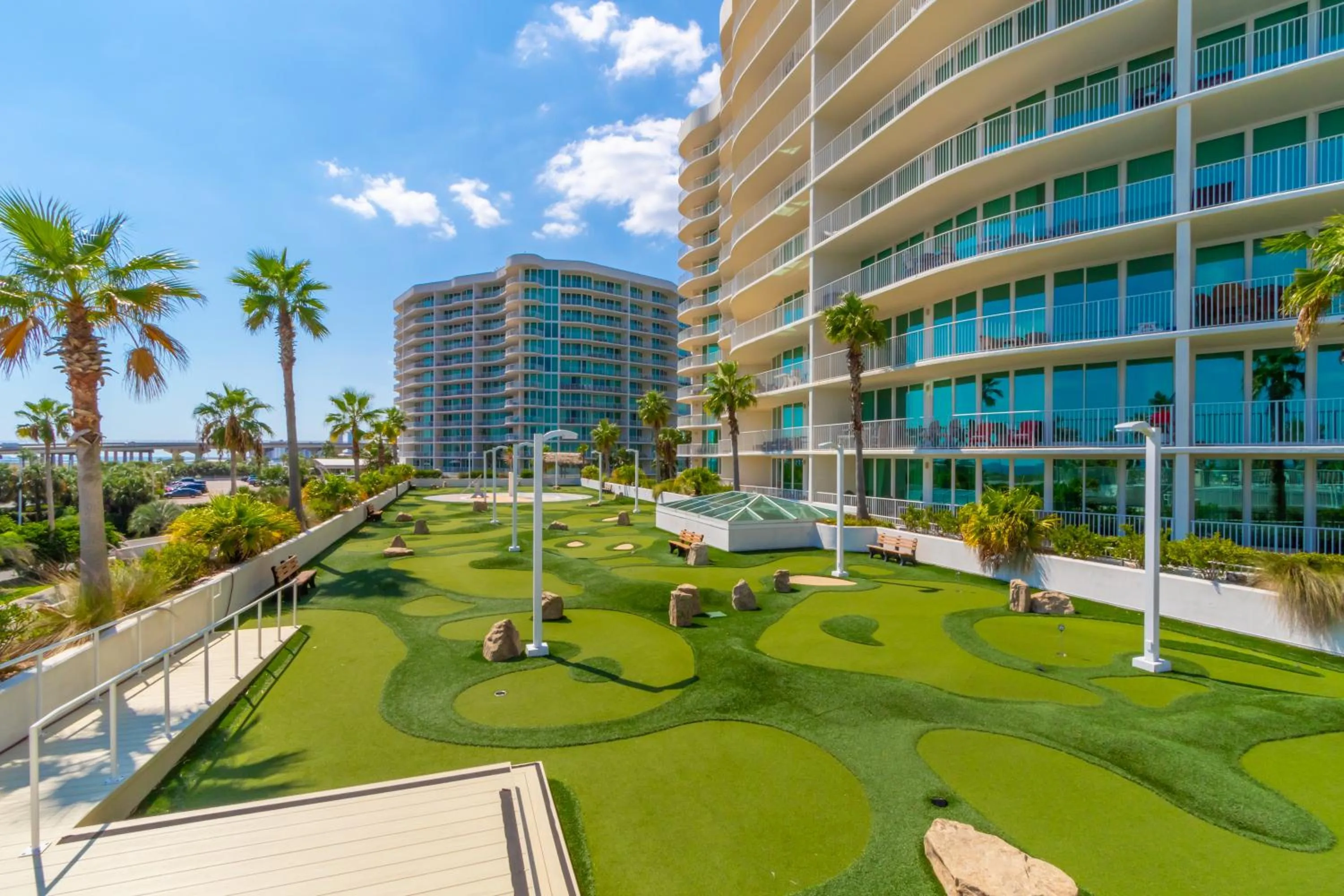 Area and facilities in Caribe Resort by Hosteeva