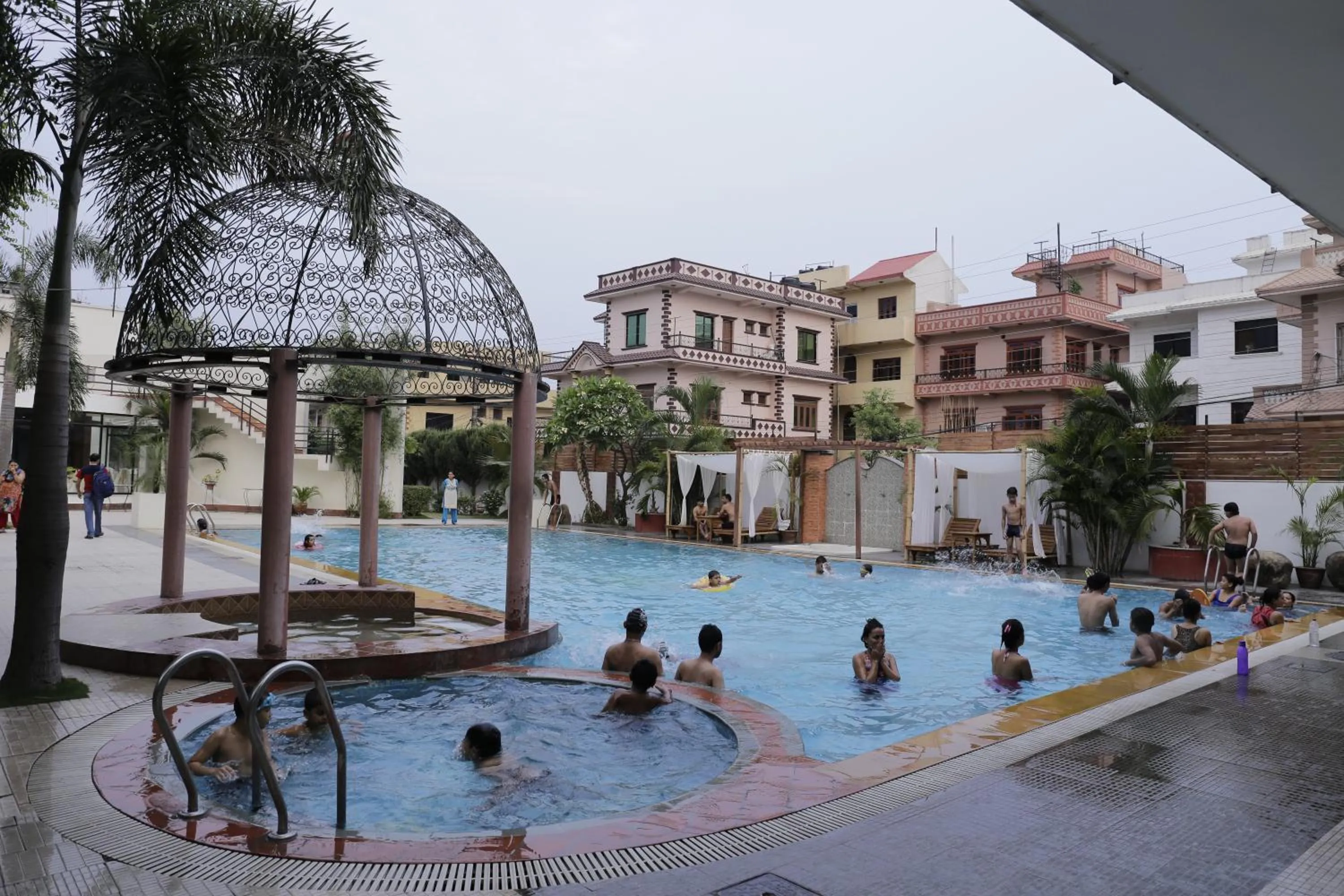 Swimming pool in Club De Novo Hotel