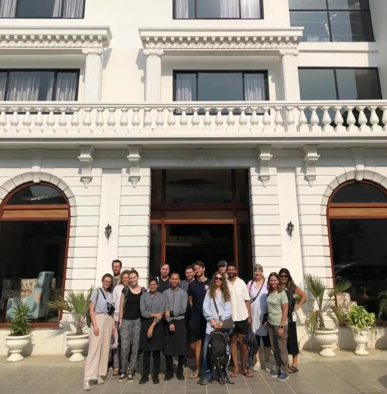 group of guests in Club De Novo Hotel