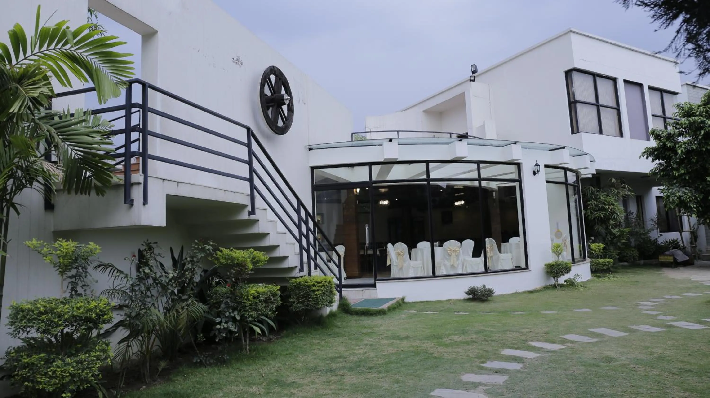 Property building in Club De Novo Hotel