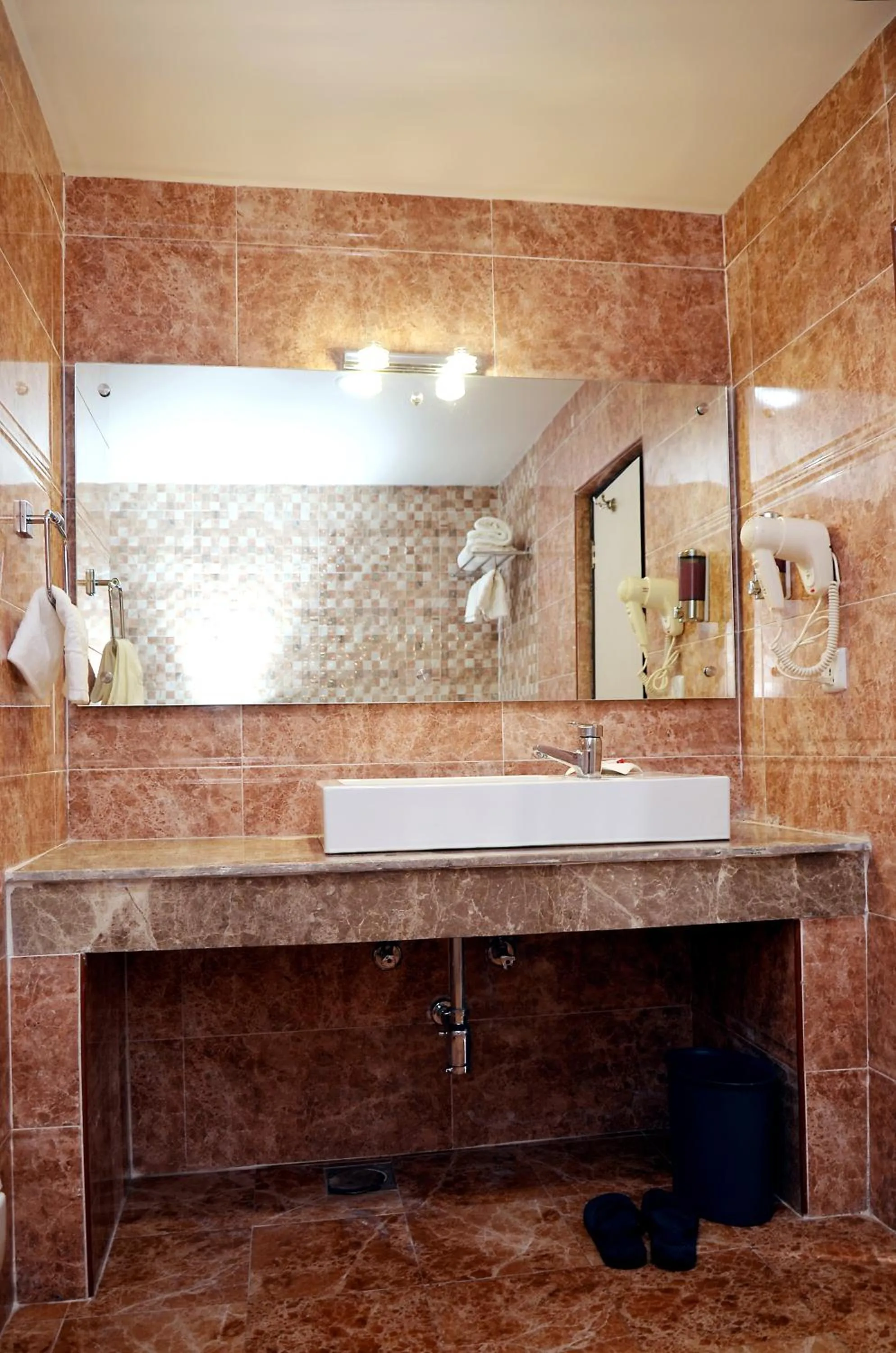 Bathroom in Club De Novo Hotel