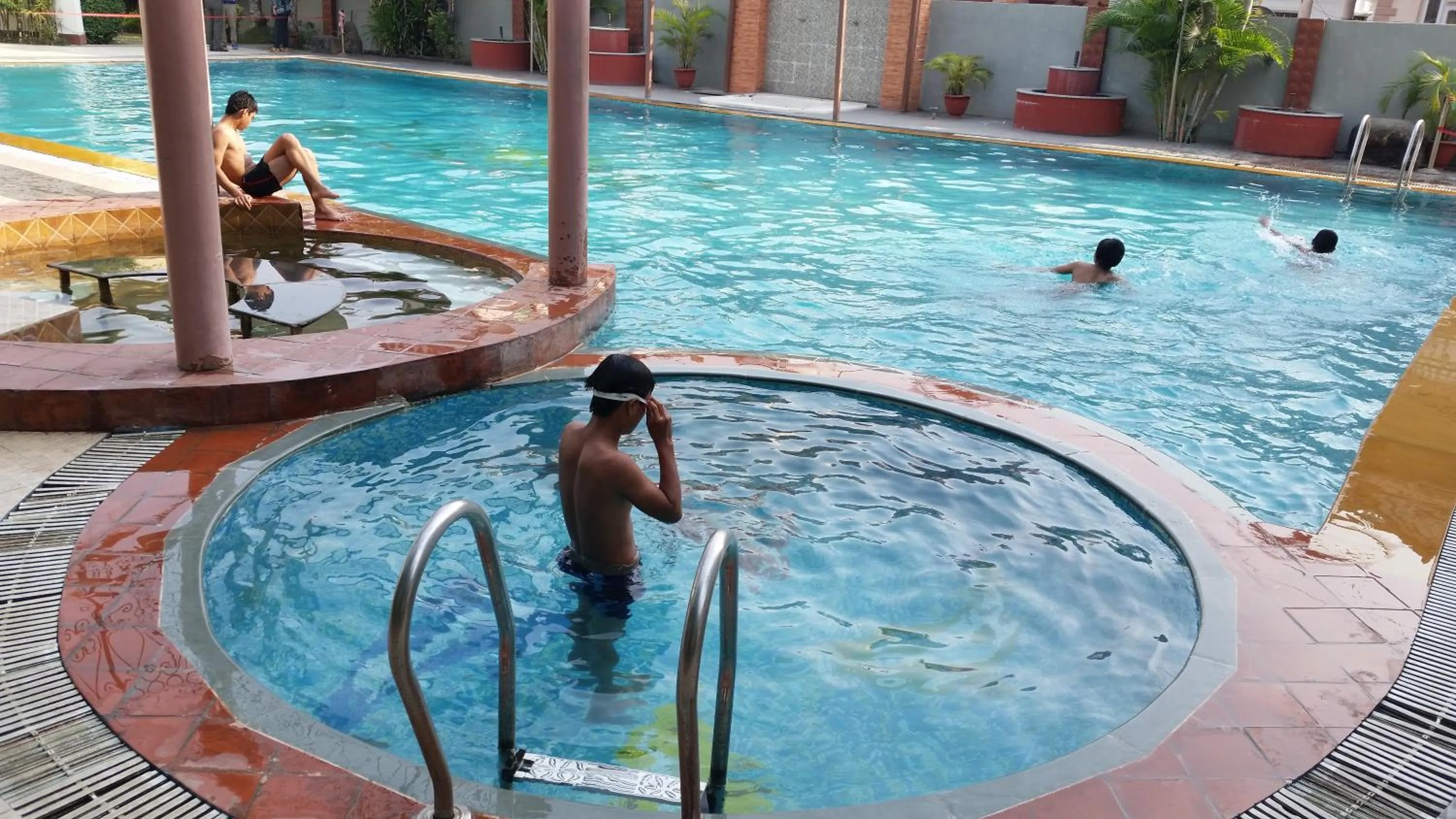 Swimming pool in Club De Novo Hotel