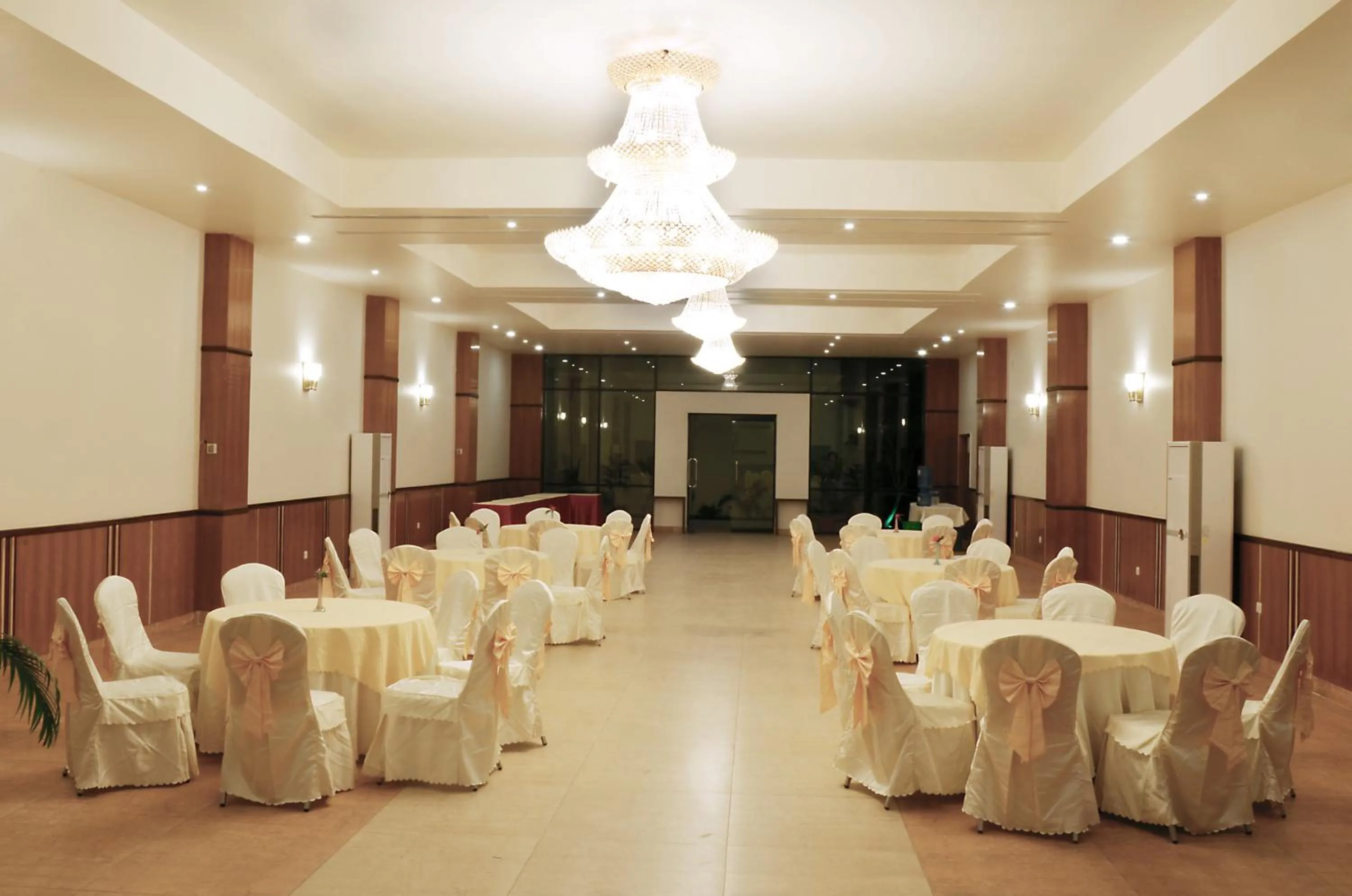 Banquet/Function facilities in Club De Novo Hotel