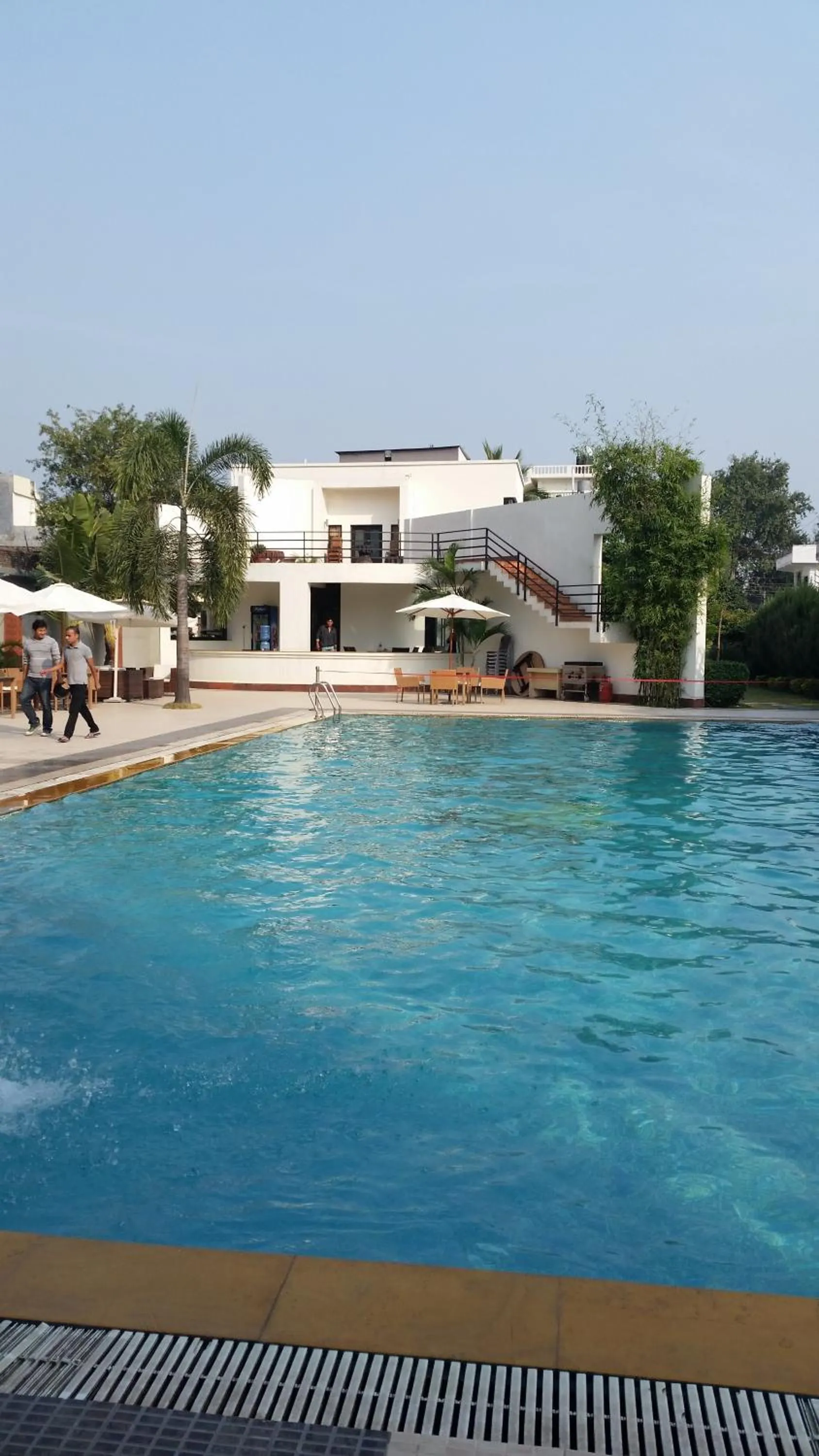 Swimming pool in Club De Novo Hotel