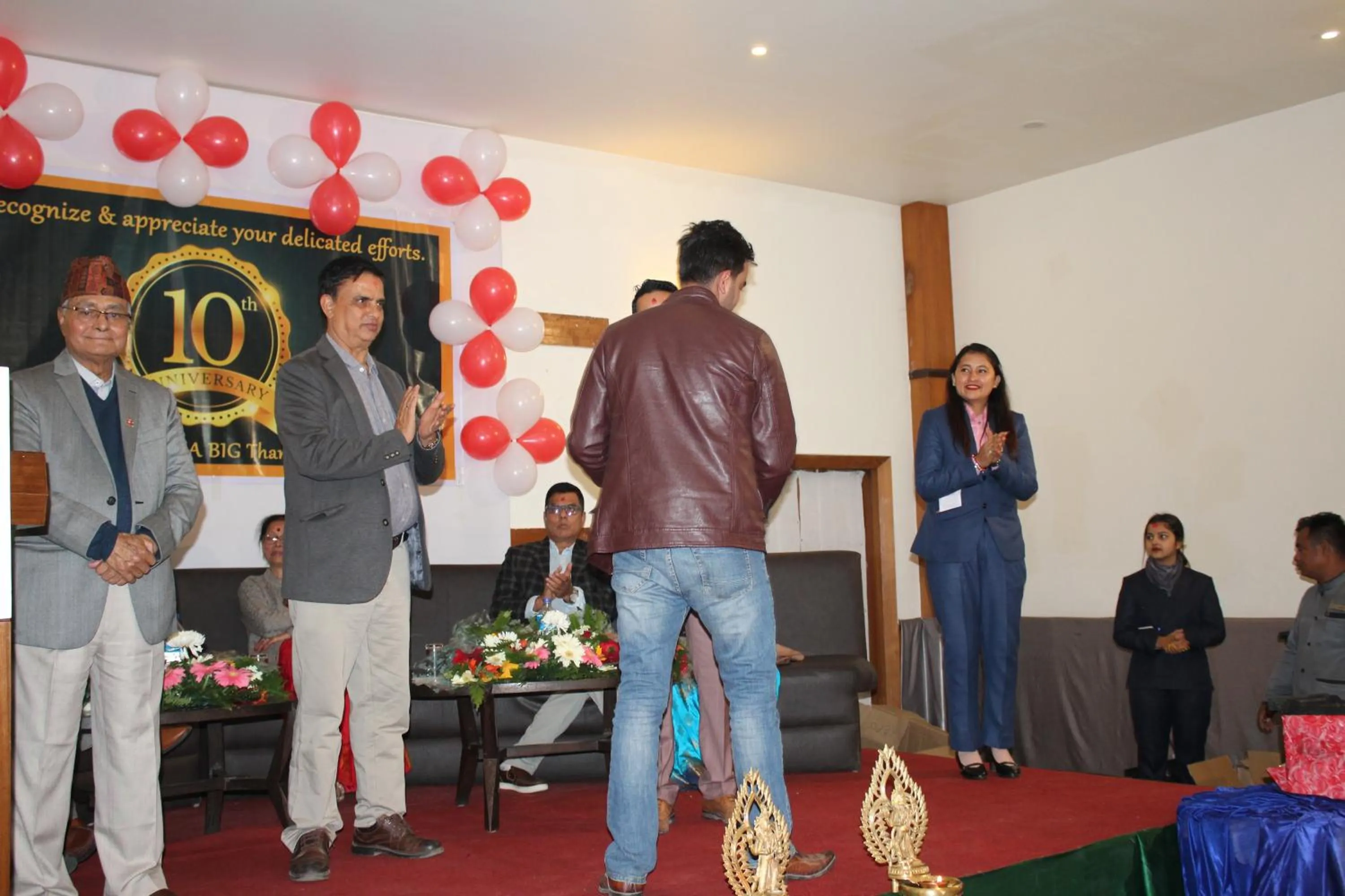 People in Club De Novo Hotel