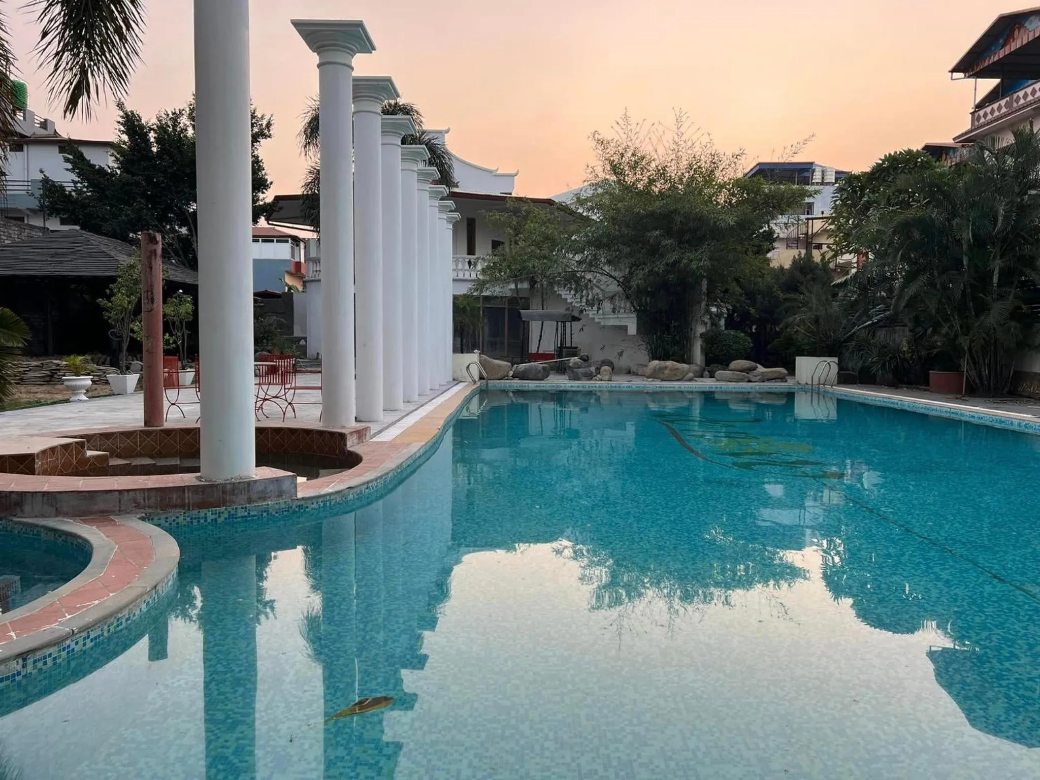 Pool view in Club De Novo Hotel