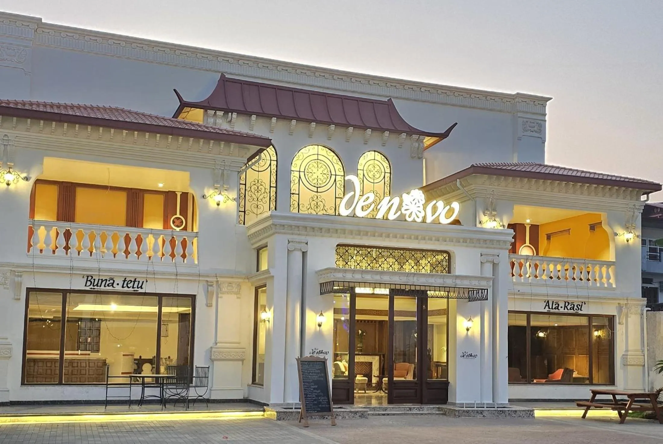 Property building in Club De Novo Hotel