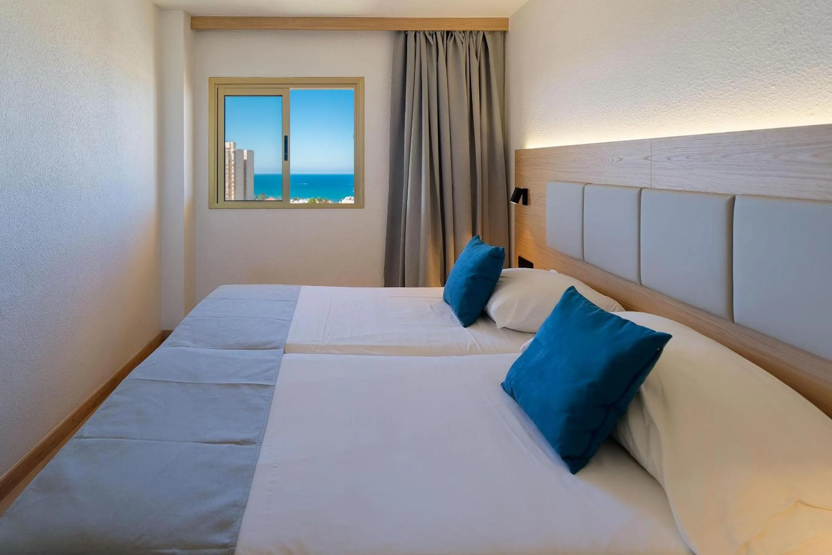 Photo of the whole room, Bed in Servatur Caribe