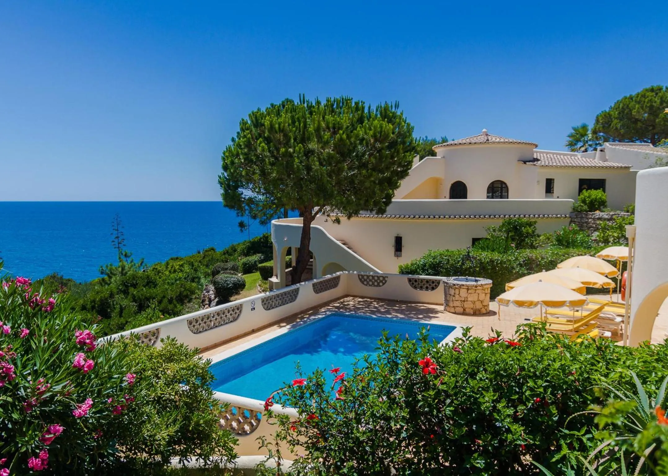 Property building in Algar Seco Parque