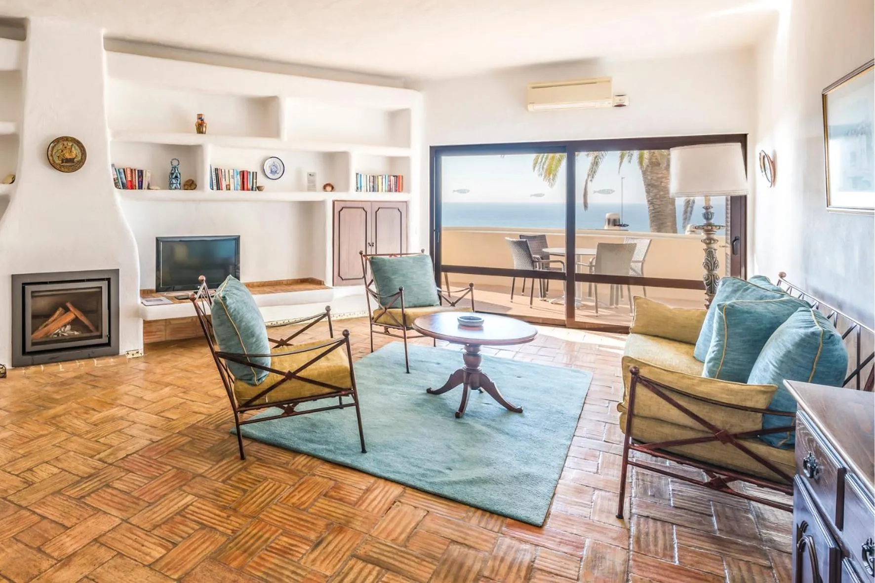 TV and multimedia in Algar Seco Parque