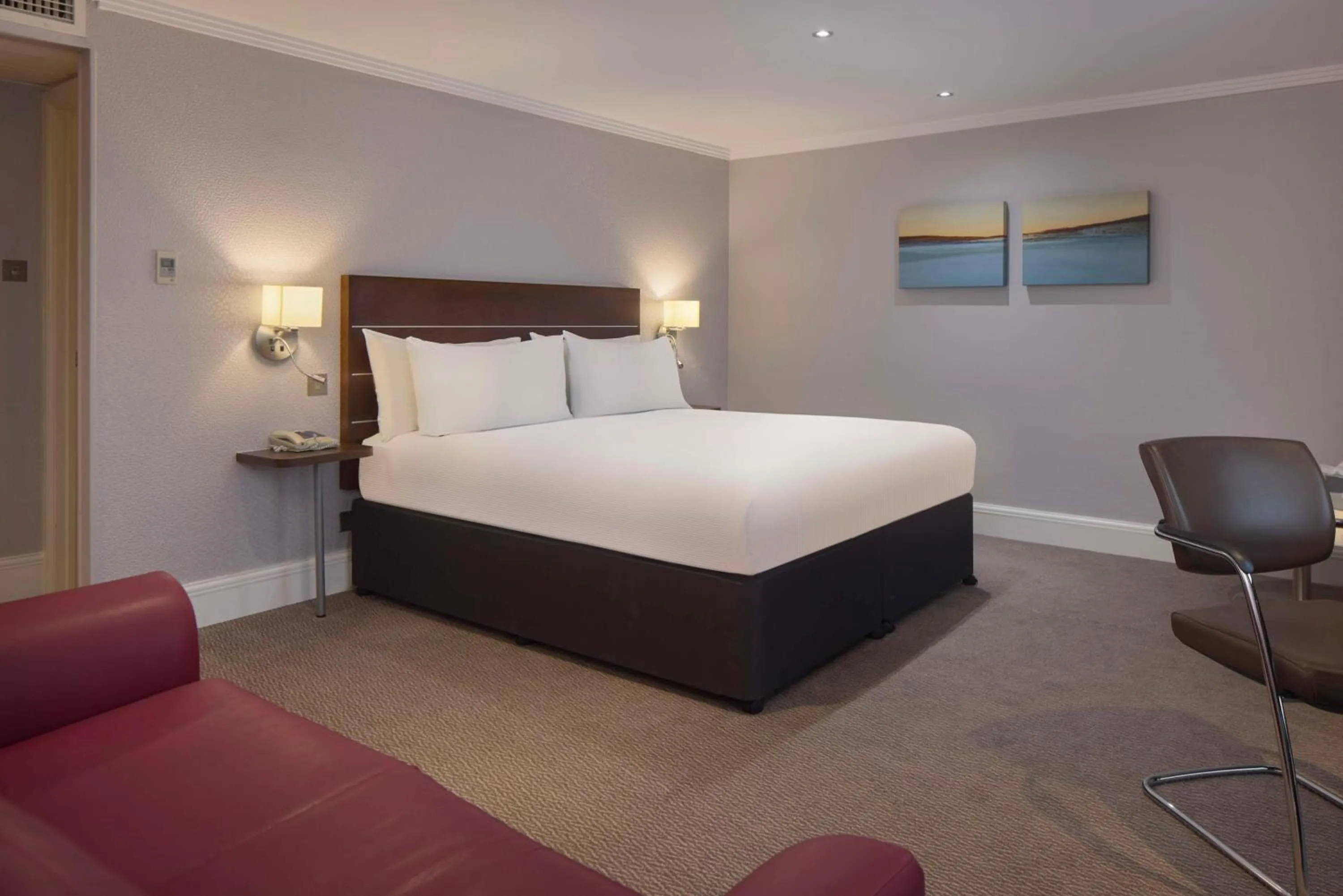 Bed in DoubleTree by Hilton Bristol City Centre